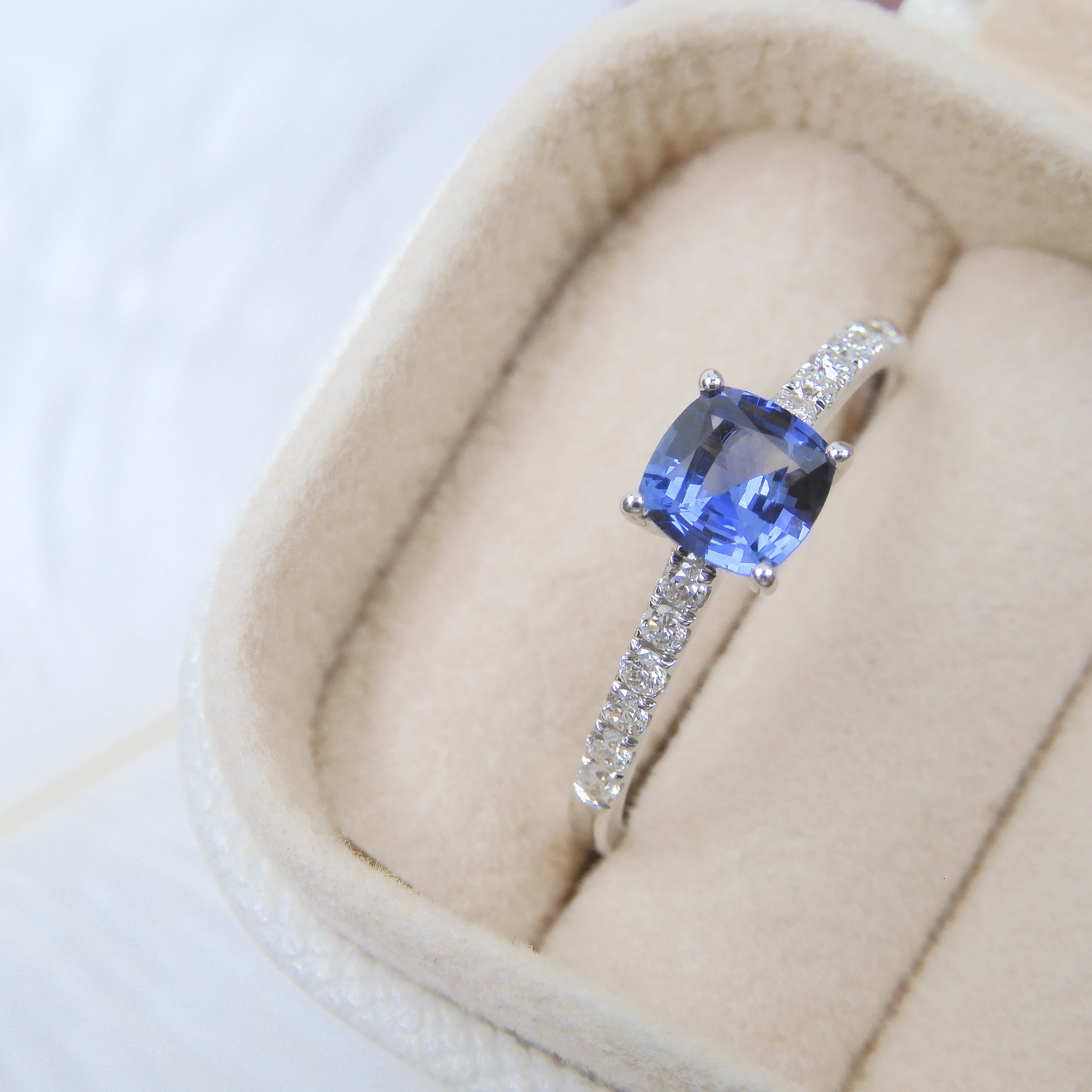 18K金 0.55ct 藍寶石戒指 (配國際證書)