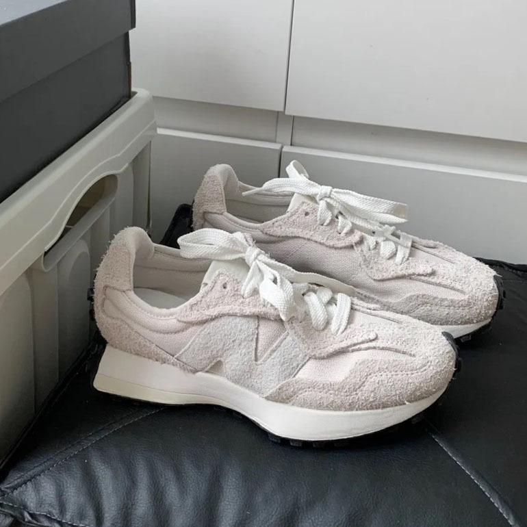 NEW BALANCE 327 NB 327 雪白杏 米白 米灰 奶油白 低飽和 男女鞋 U327WTH / 調貨