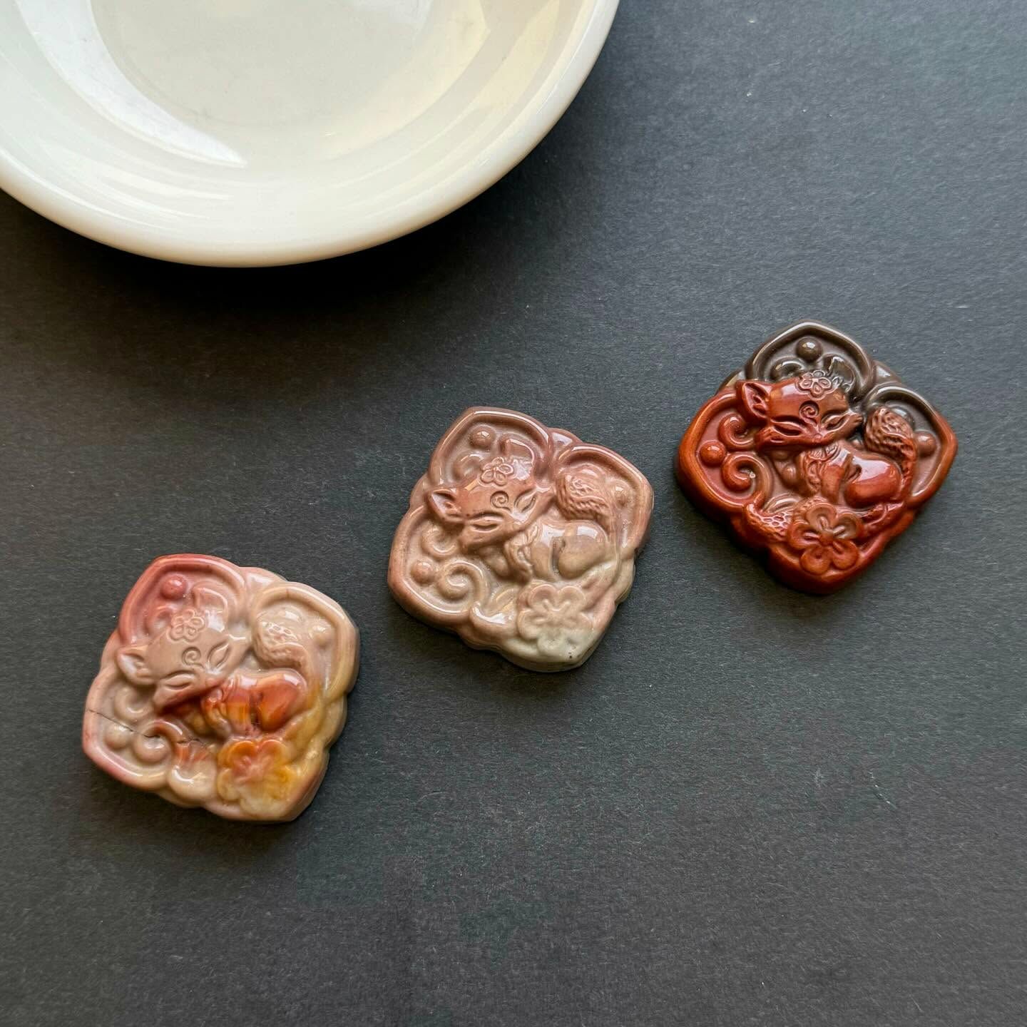 [原石] 海洋碧玉 九尾狐 水晶雕刻件