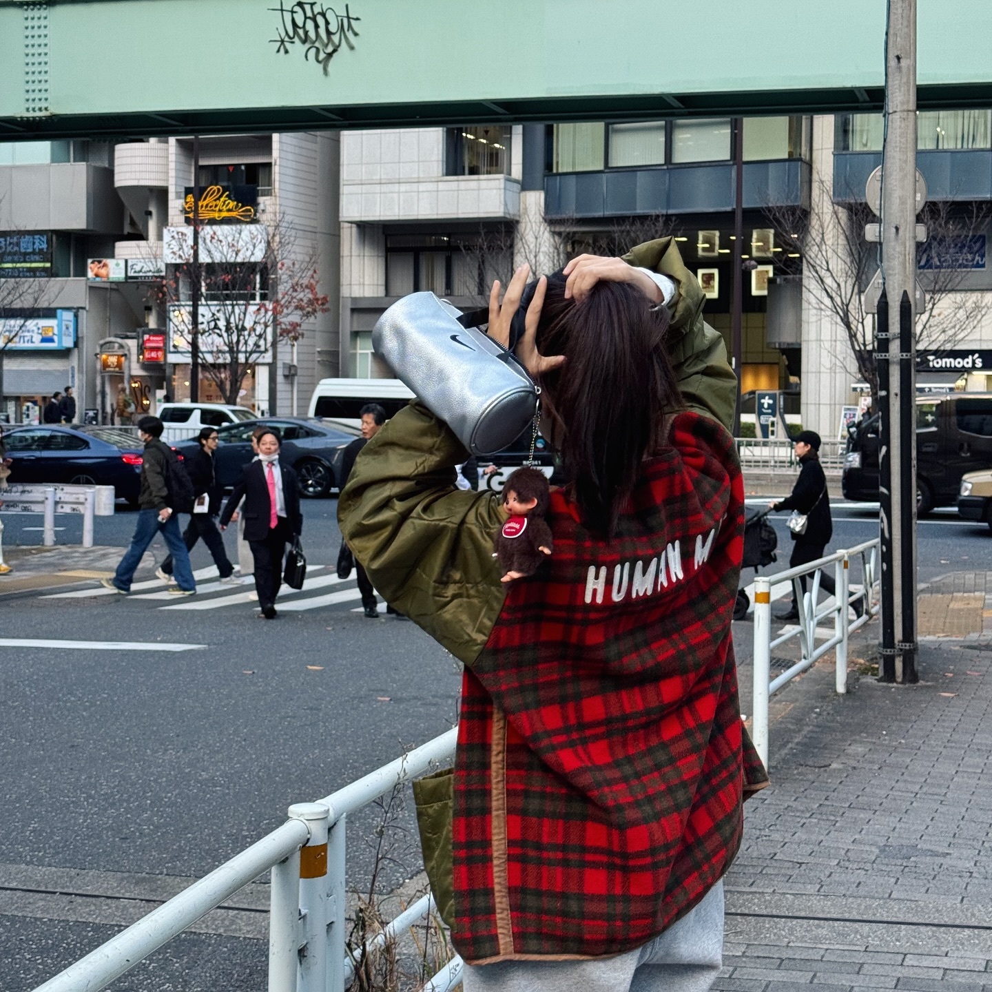 Nike Clash Mini Barrel Bag 日本限定 銀色 黑勾 圓筒 手提 側背 小包 HV1894-095