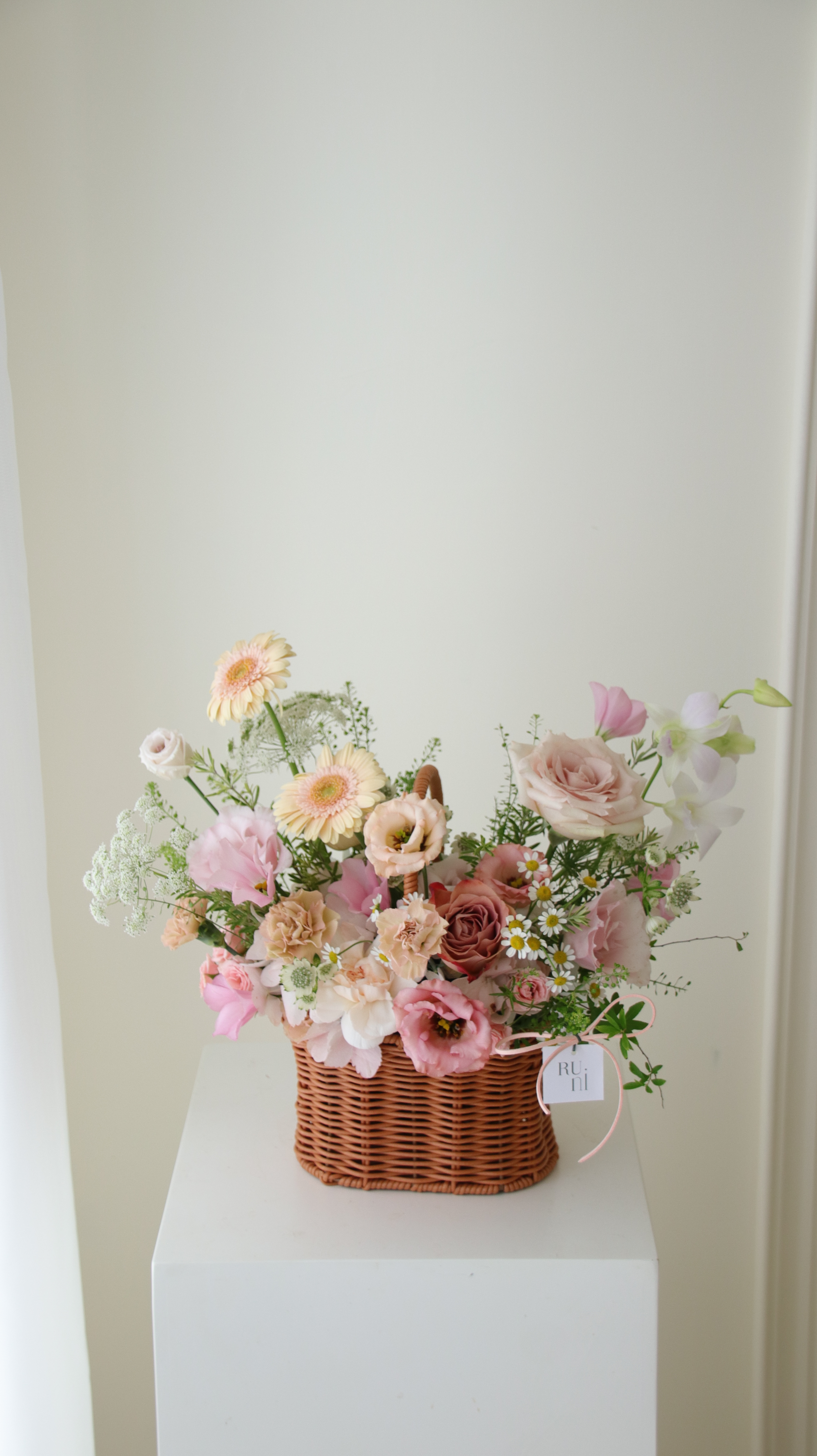 戀戀粉霞 - 粉色系客製鮮花花籃