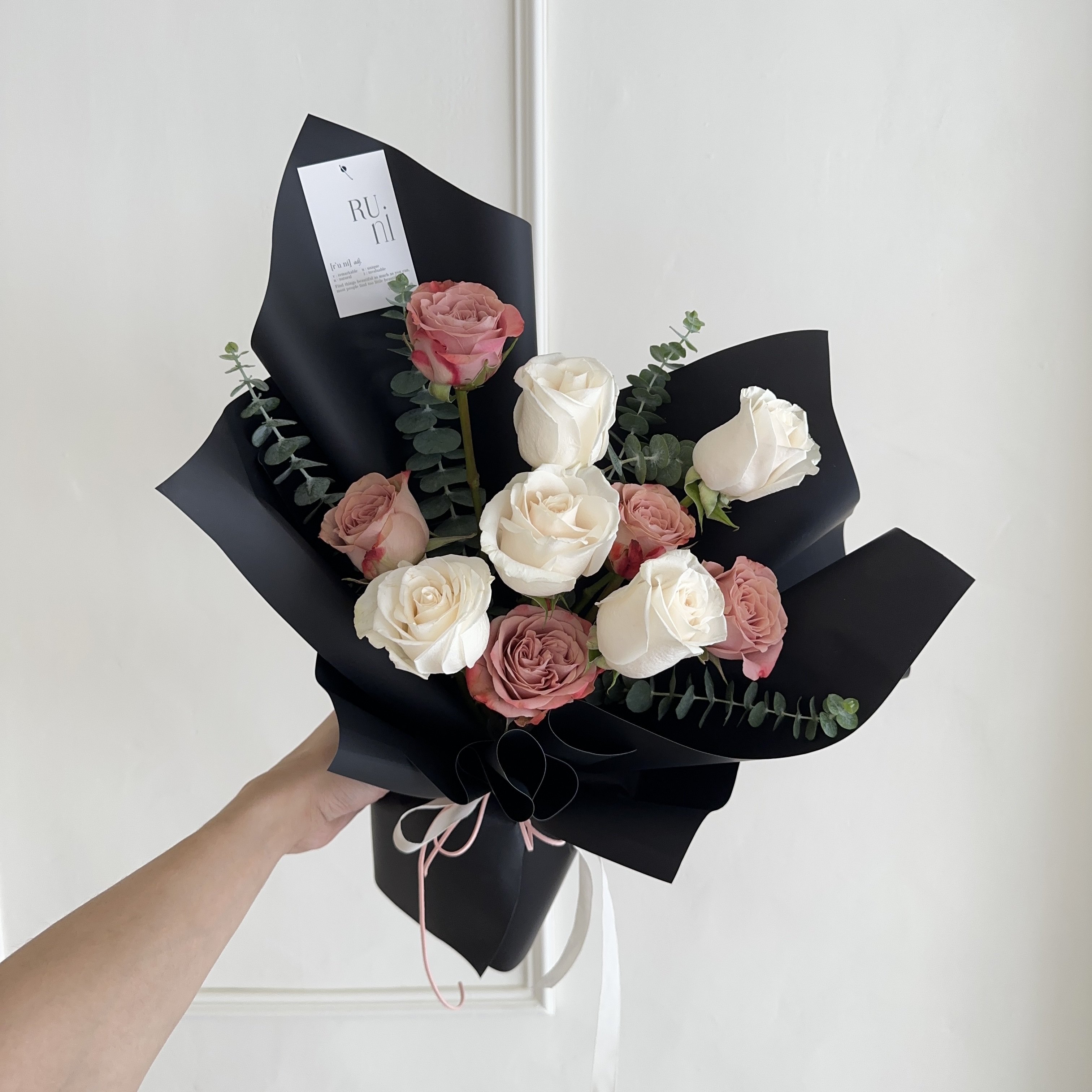 暖意玫瑰 - 10支款進口卡布奇諾白玫瑰花束