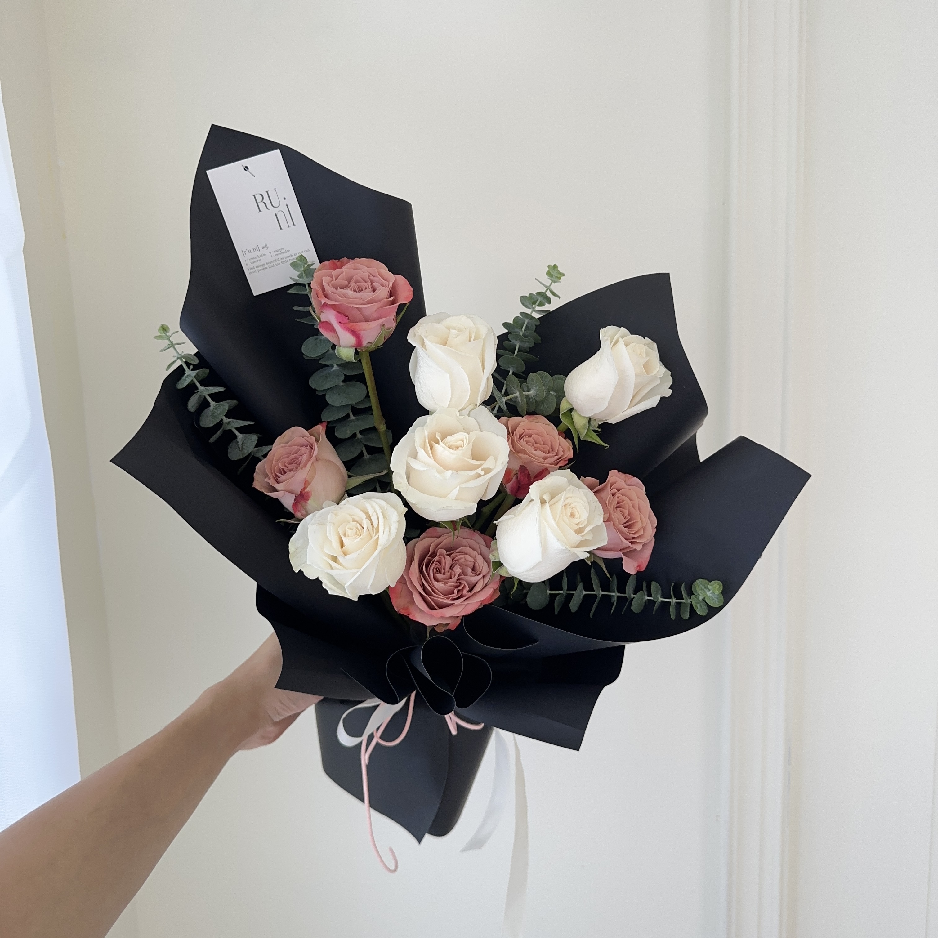 暖意玫瑰 - 10支款進口卡布奇諾白玫瑰花束