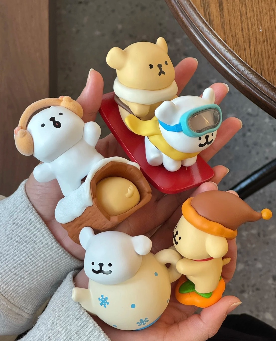 KTQ STORE ‧ 線條小狗 Maltese 擁抱暖暖盲盒  八款+一款隱藏版