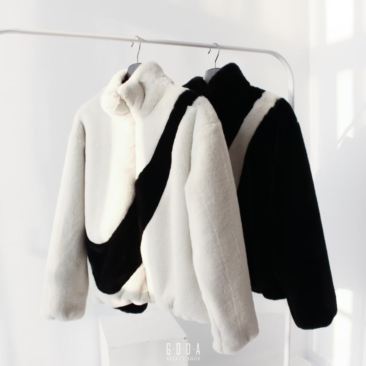 NIKE FAUX FUR JACKET BIG SWOOSH 黑 白 外套立領 大勾 毛絨絨 CU6559-010