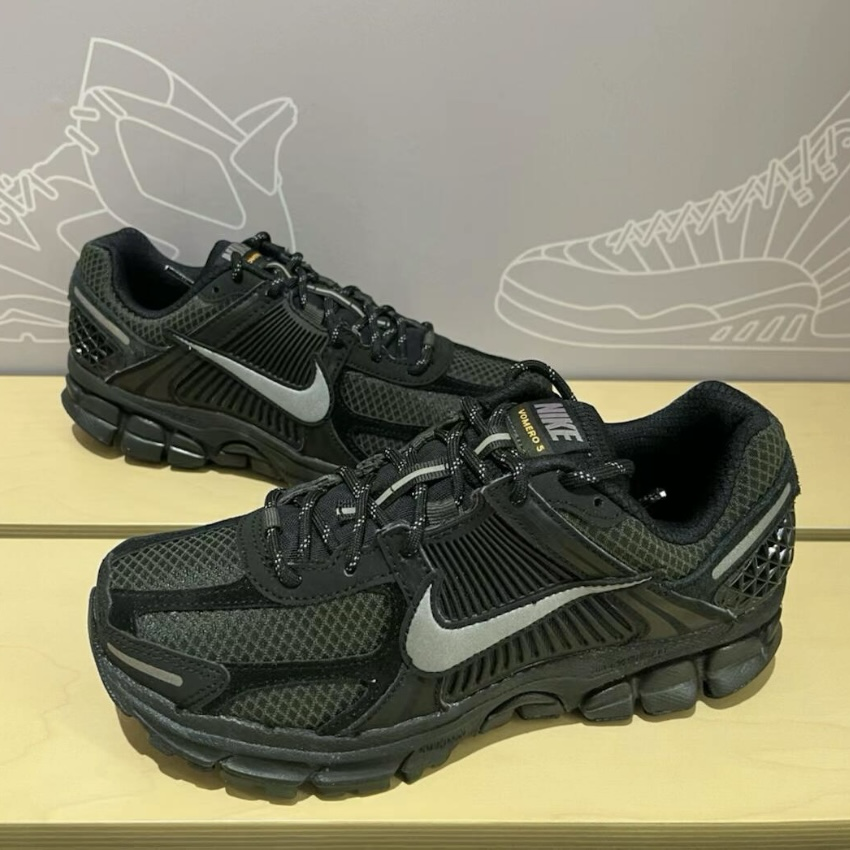 Nike Zoom Vomero 5 Black Sequoia 黑綠 白勾 反光 復古 運動鞋 休閒鞋