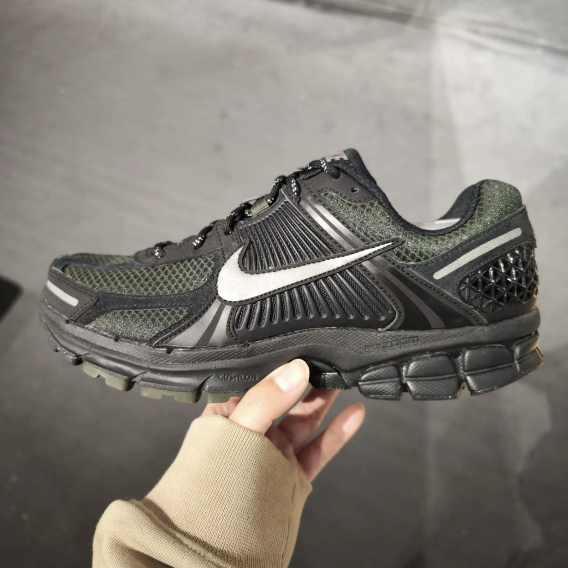 Nike Zoom Vomero 5 Black Sequoia 黑綠 白勾 反光 復古 運動鞋 休閒鞋