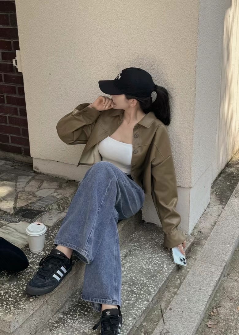 翻領 亮皮感 鈕扣 短版 皮外套