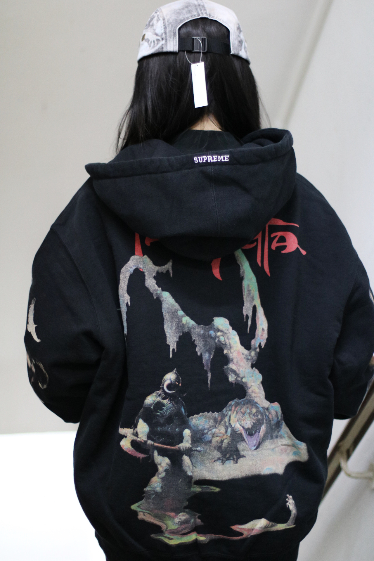 トップス Supreme FrankFrazetta HoodedSweatshirt S Supreme Frank Frazetta Zip Up Hooded Sweatshirt Size Large In Hand