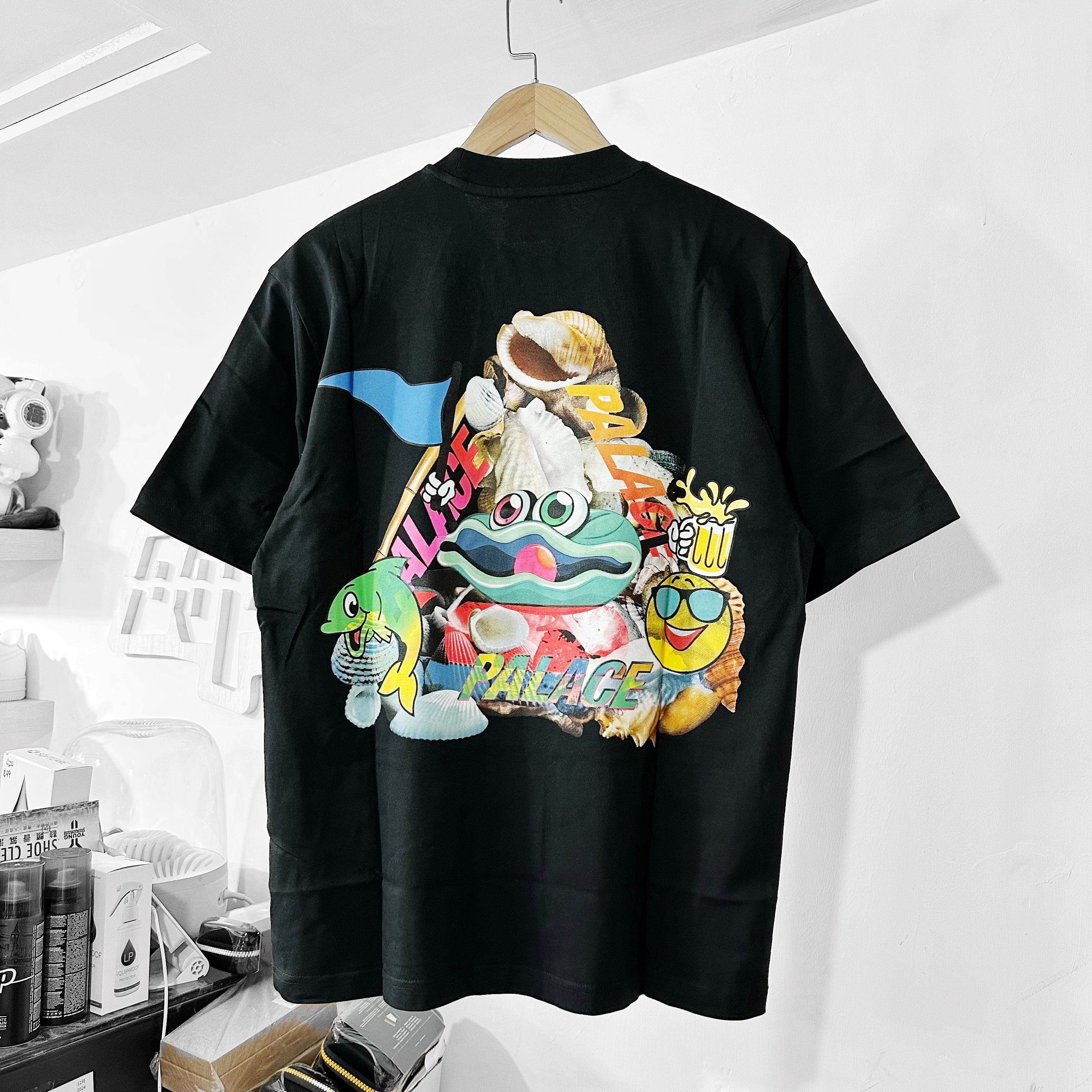 PALACE  P Sea T-Shirt (Black)