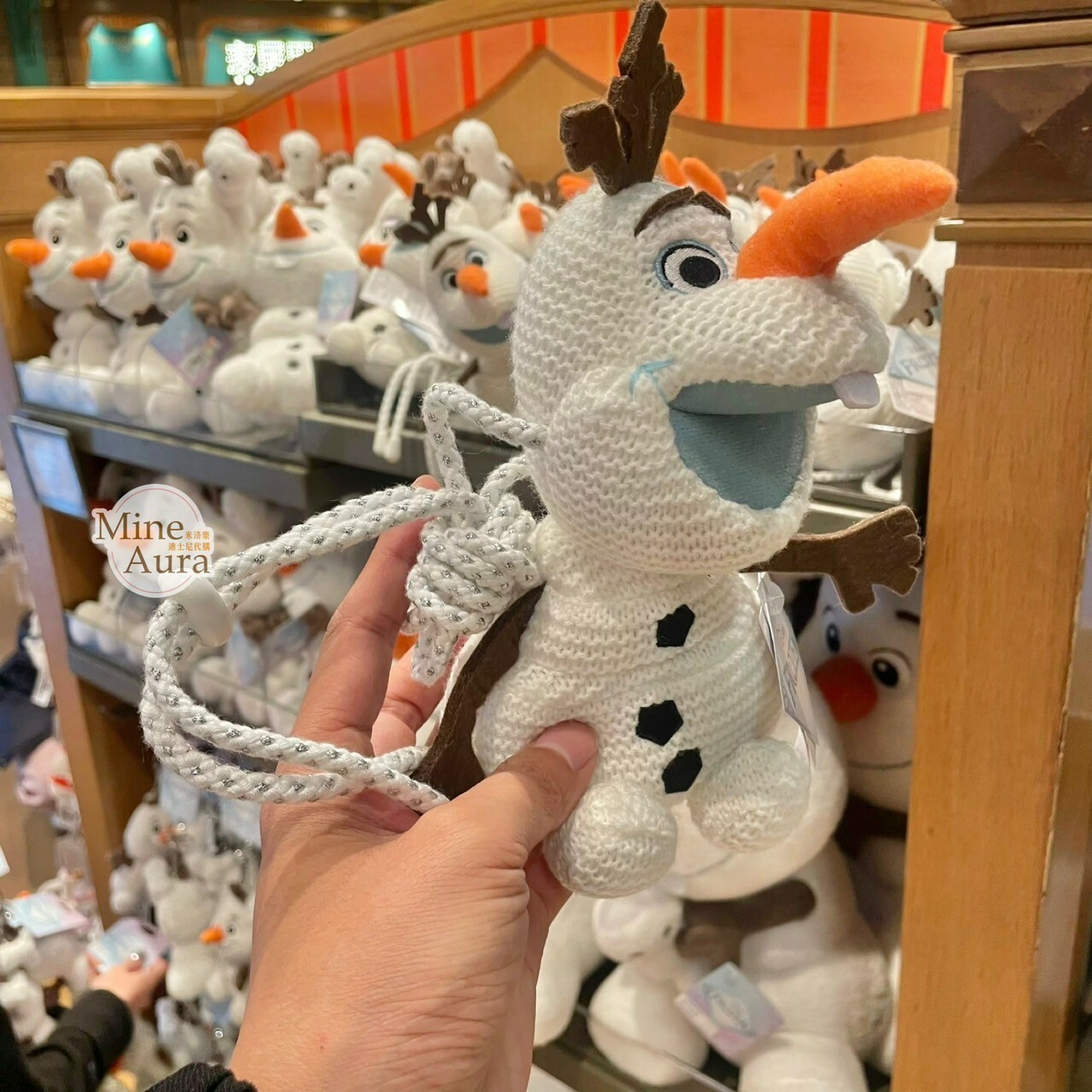 雪寶 Olaf 針織毛線 娃娃玩偶造型 斜背 小包 冰雪奇緣 Frozen -上海迪士尼樂園