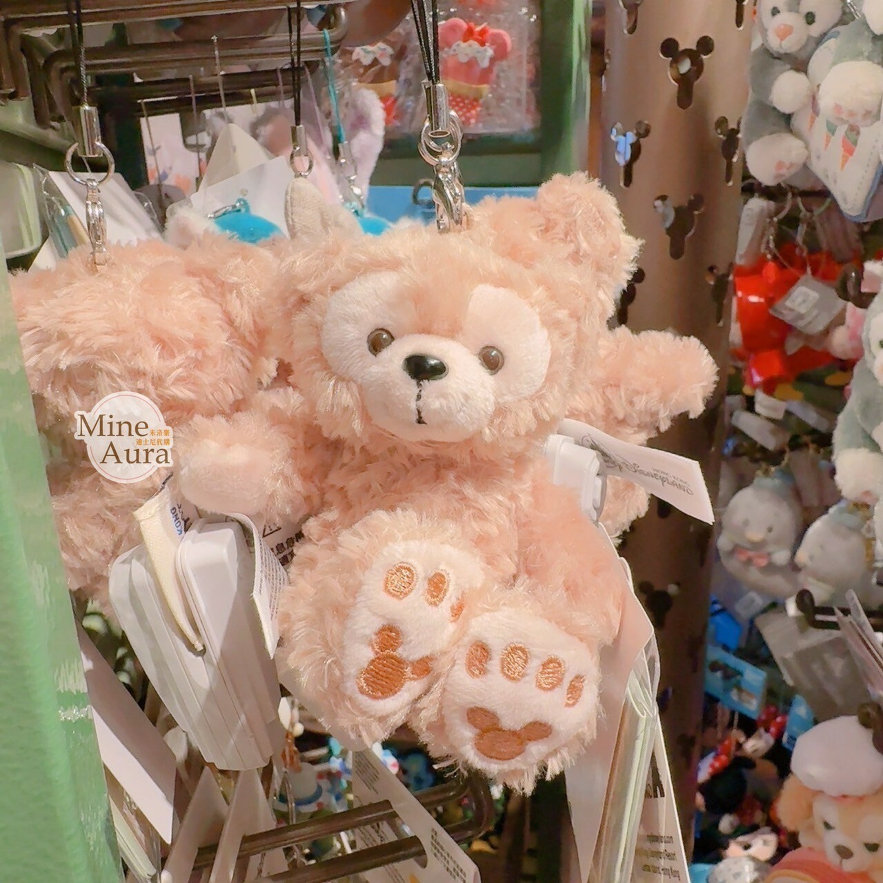 達菲 Duffy 坐姿 絨毛 吊飾 鑰匙圈 -香港迪士尼樂園