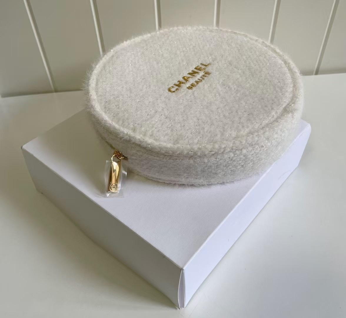 CHANEL BEAUTÉ Beauty VIP 2024 聖誕 Christmas 專櫃贈品 圓包 化妝袋