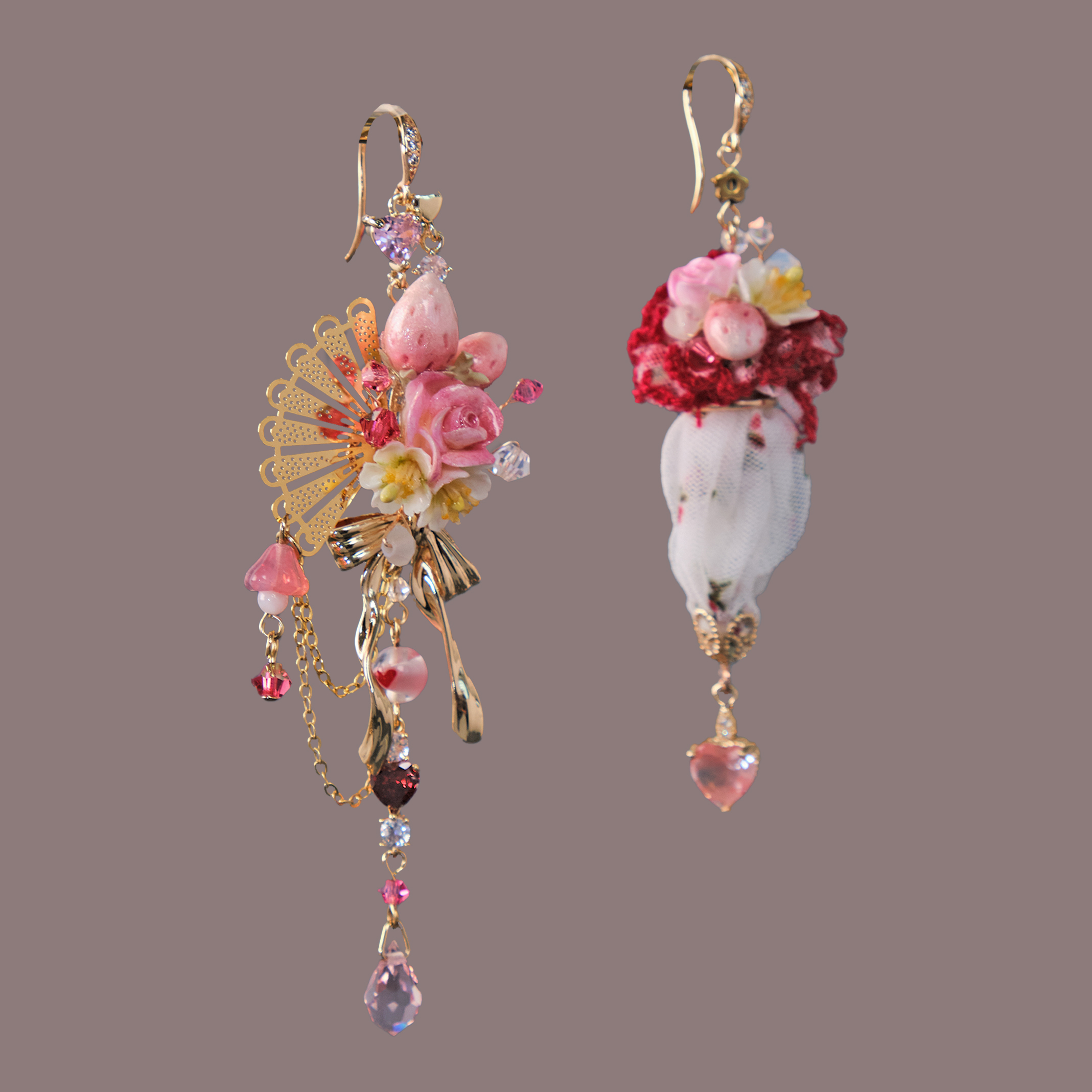 Crimson Geisha Gold Fan & Umbrella Asymmetrica Earrings