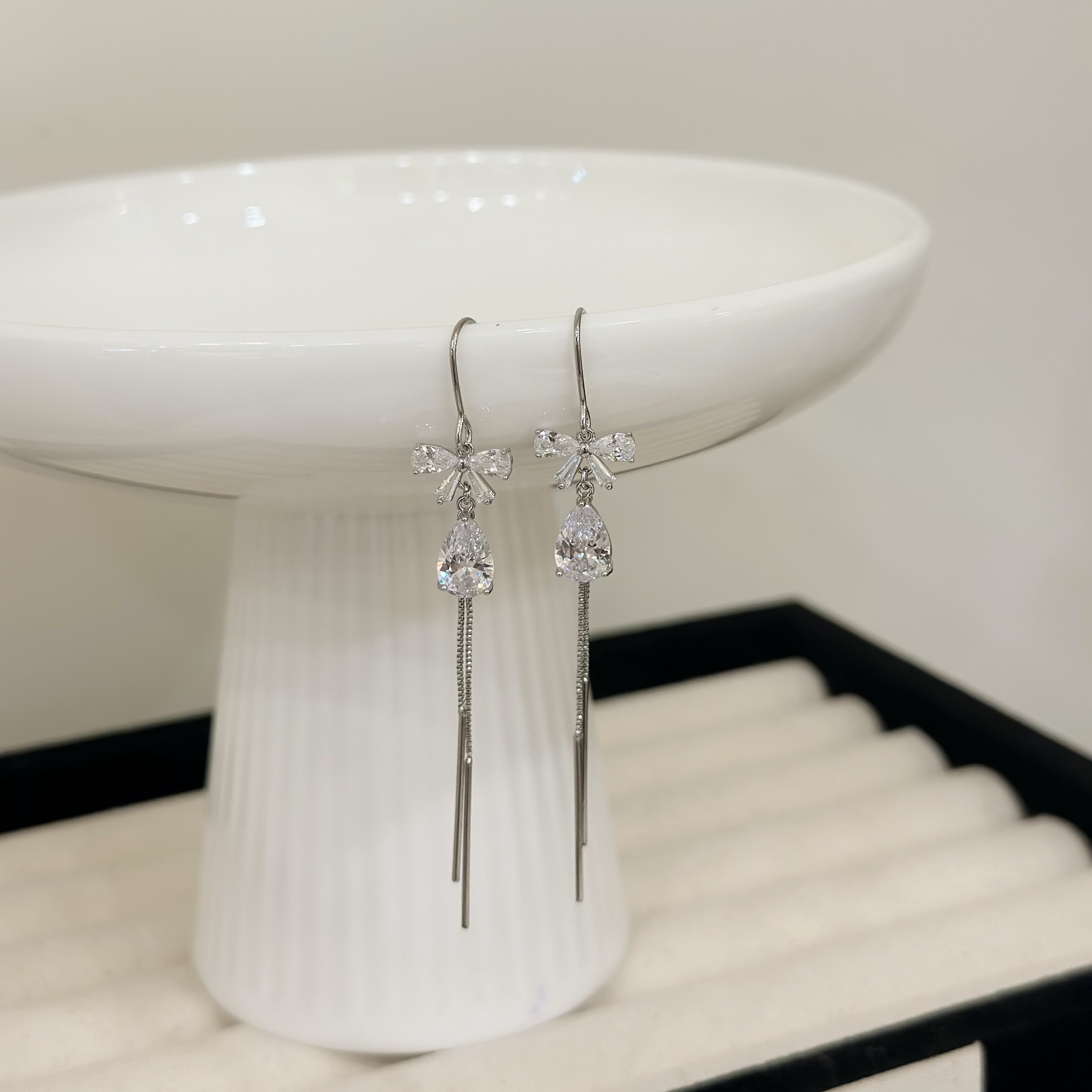 534鋯石蝴蝶結水滴鑽垂吊