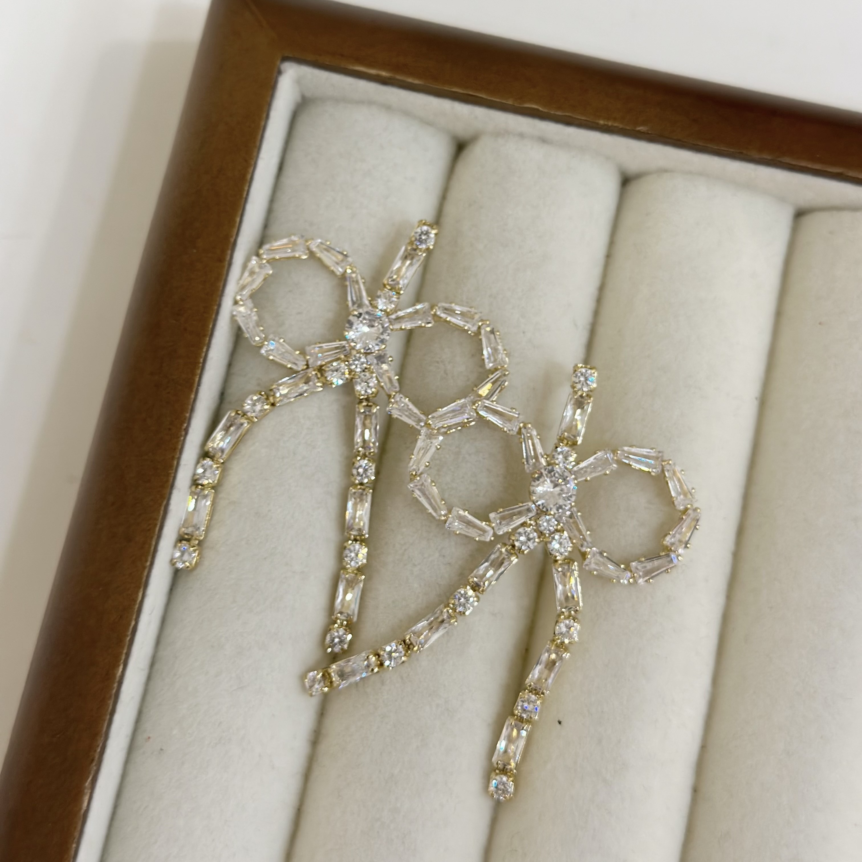 560鋯石蝴蝶結垂吊