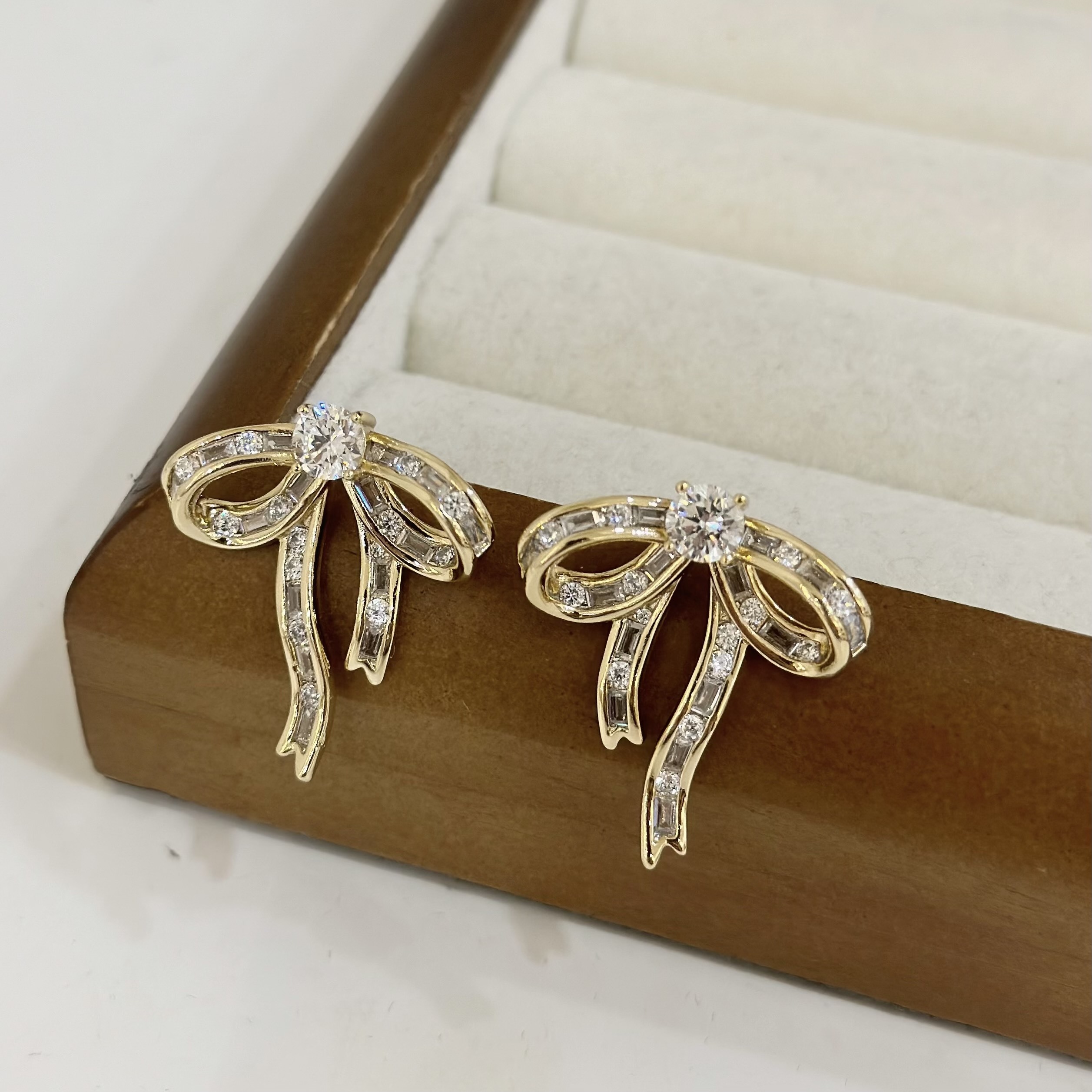 565排鑽緞帶蝴蝶結耳針