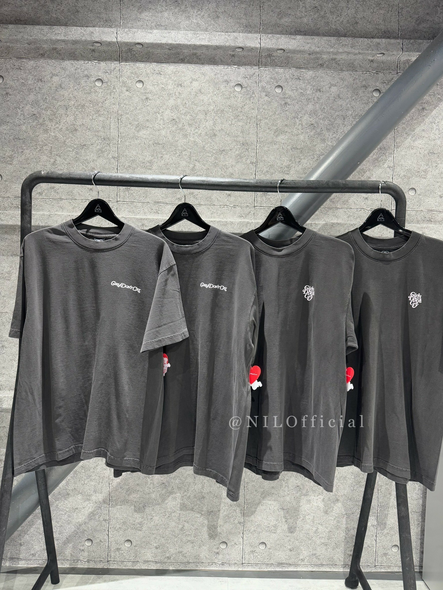 香港限定款 Verdy Girls Don't Cry 背後天使 短袖 T 水洗黑