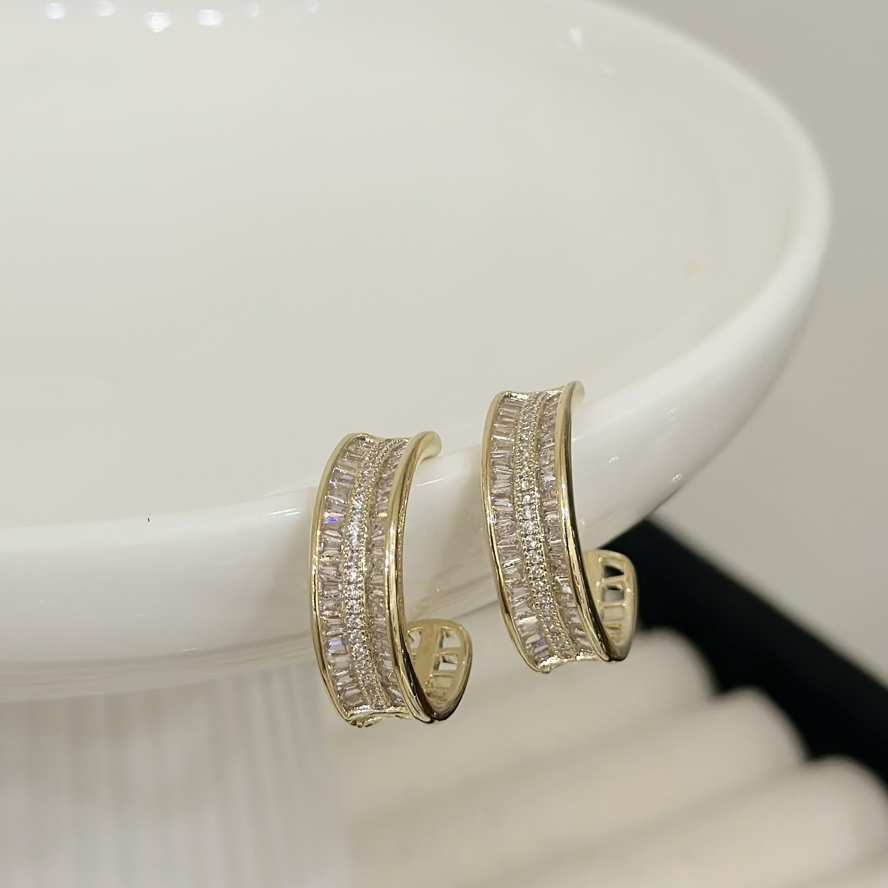 570鋯石排鑽C字圈