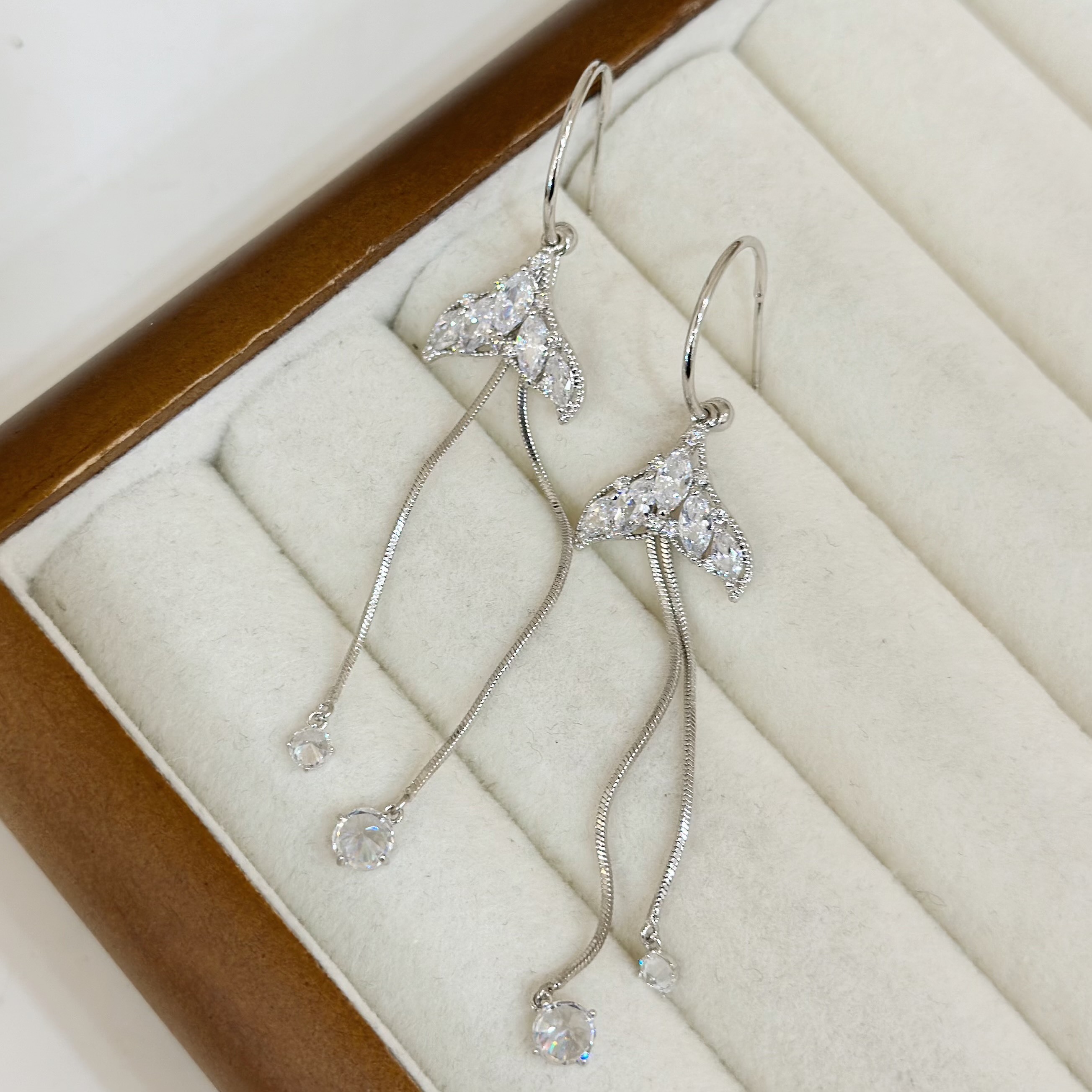 580鋯石魚尾流蘇垂吊