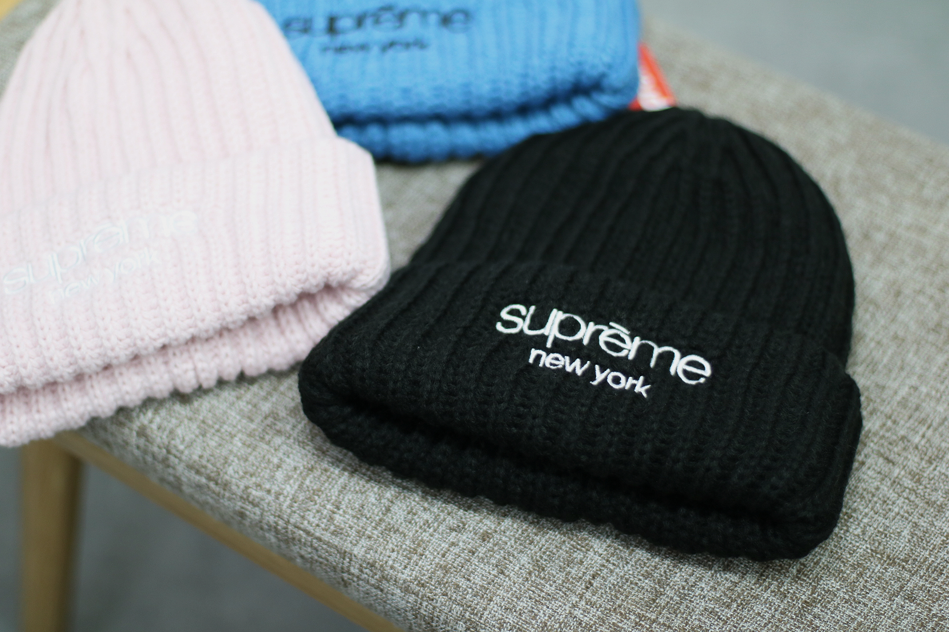 SUPREME CLASSIC LOGO CHUNKY RIBBED BEANIE 各色