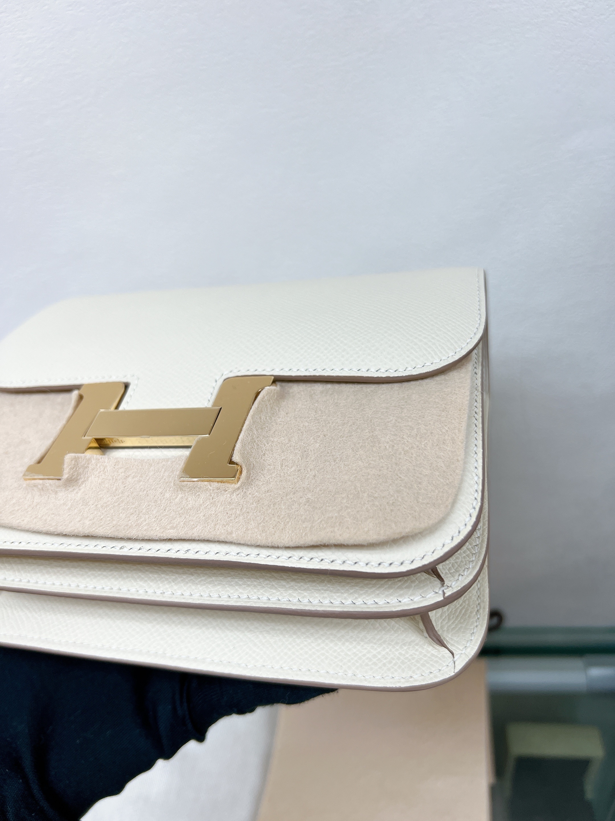 *Brand New* Hermes mini constance (Stamp W/ craie/ light gold)