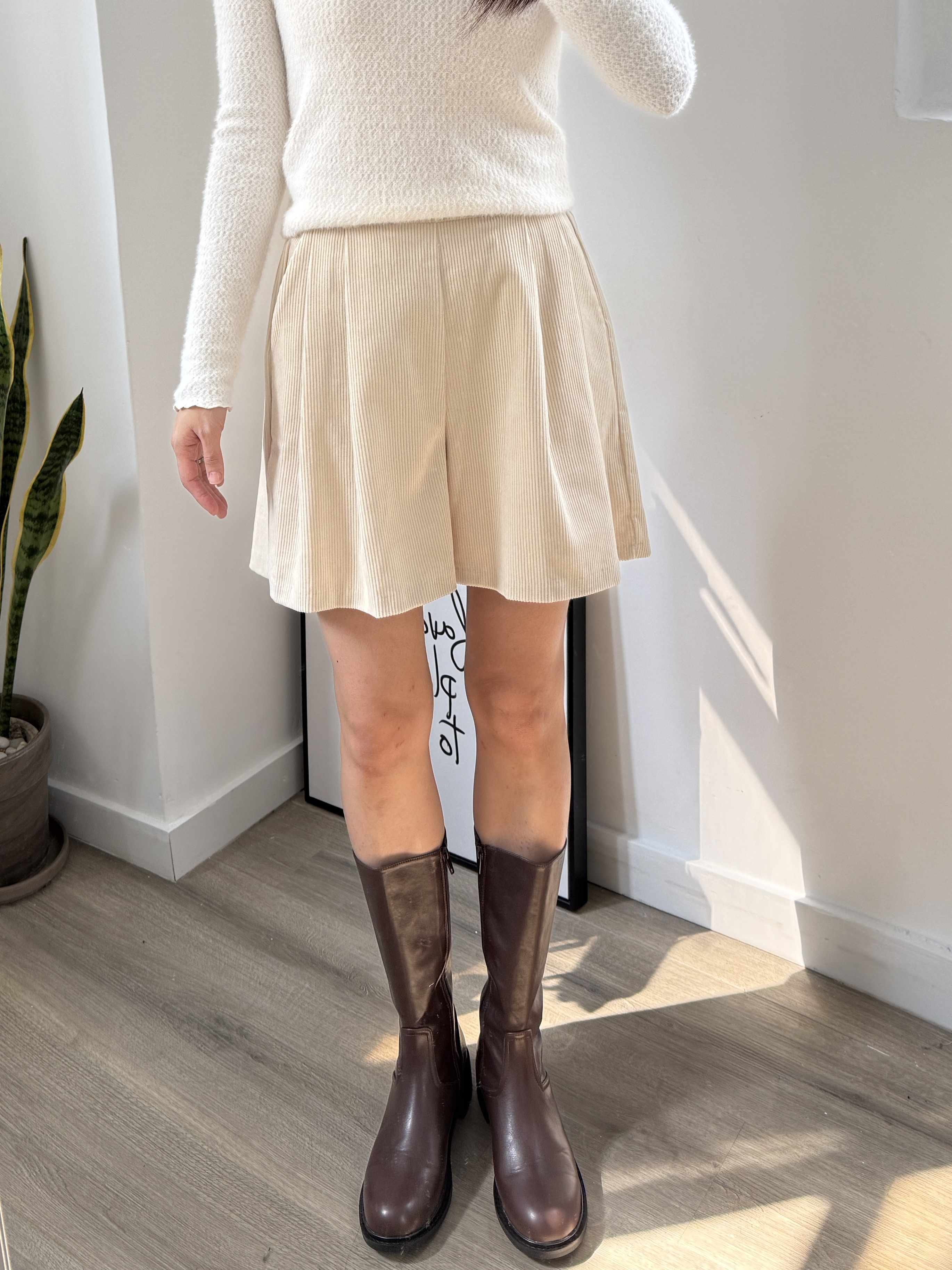 𝑺𝑨𝑳𝑬 現貨  燈芯絨後橡筋腰短褲