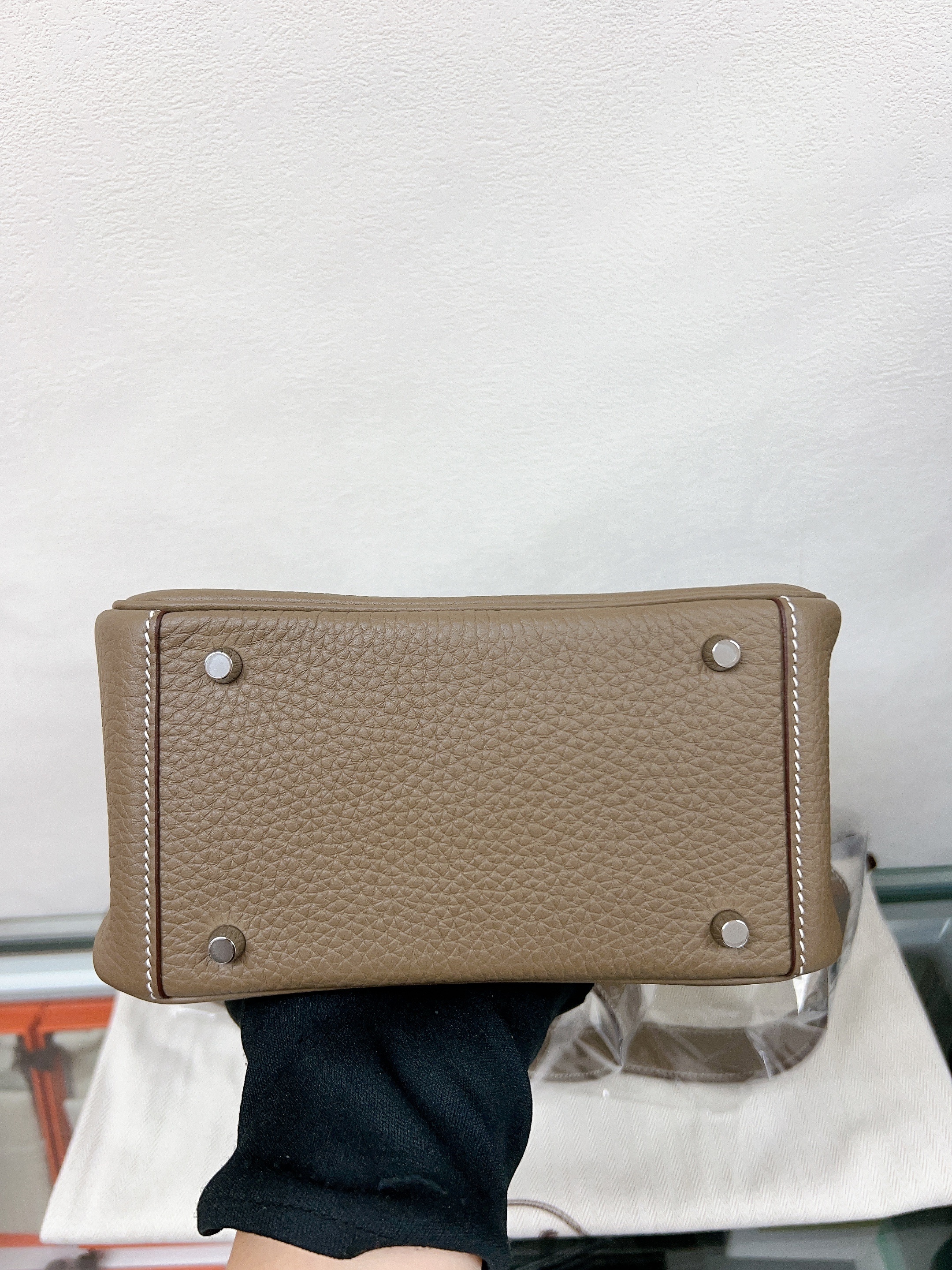 *Brand New* Hermes mini lindy (stamp w/ etoupe PHW)