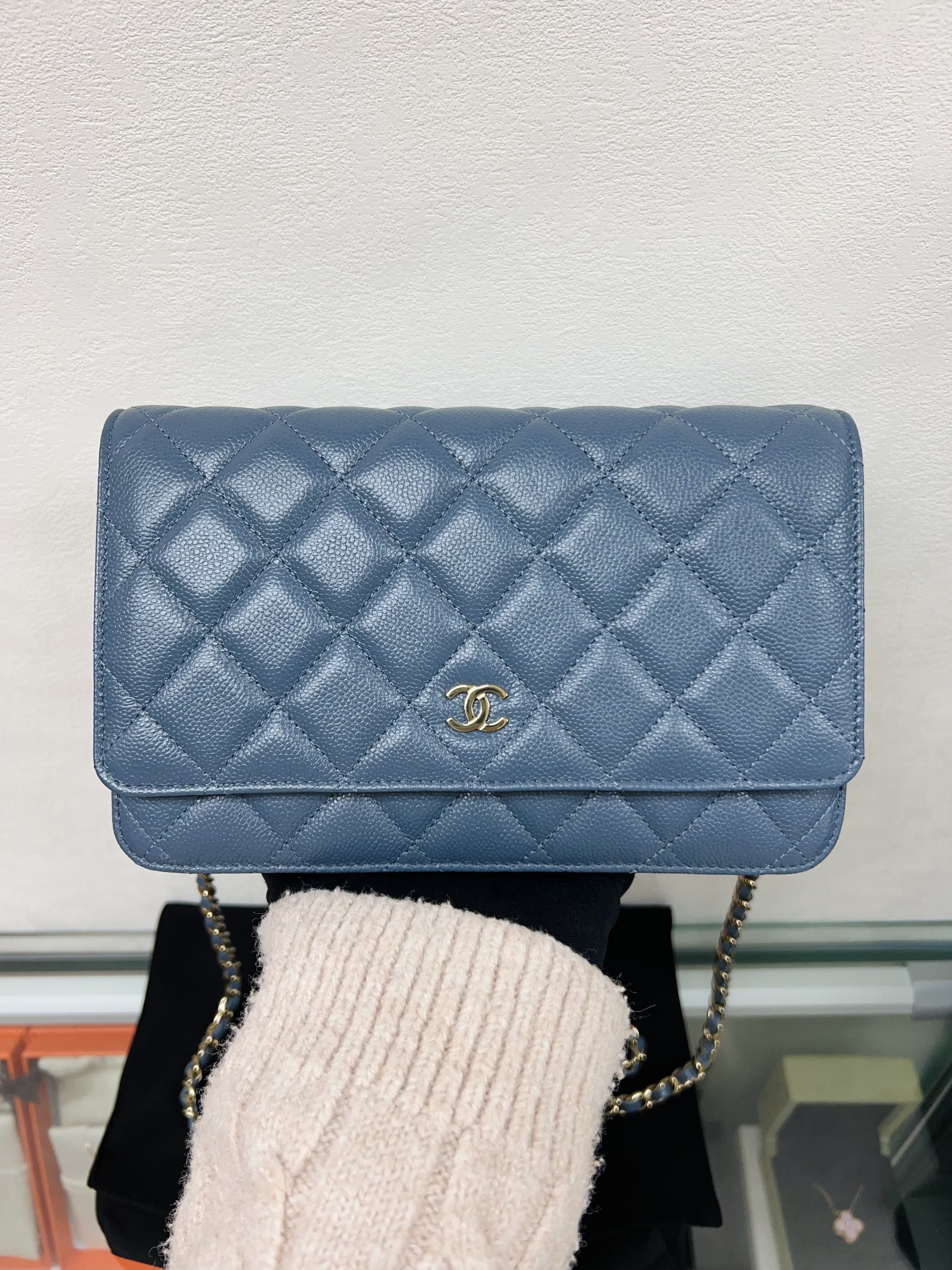 *Unused* Chanel 23k woc wallet on chain (grey caviar)