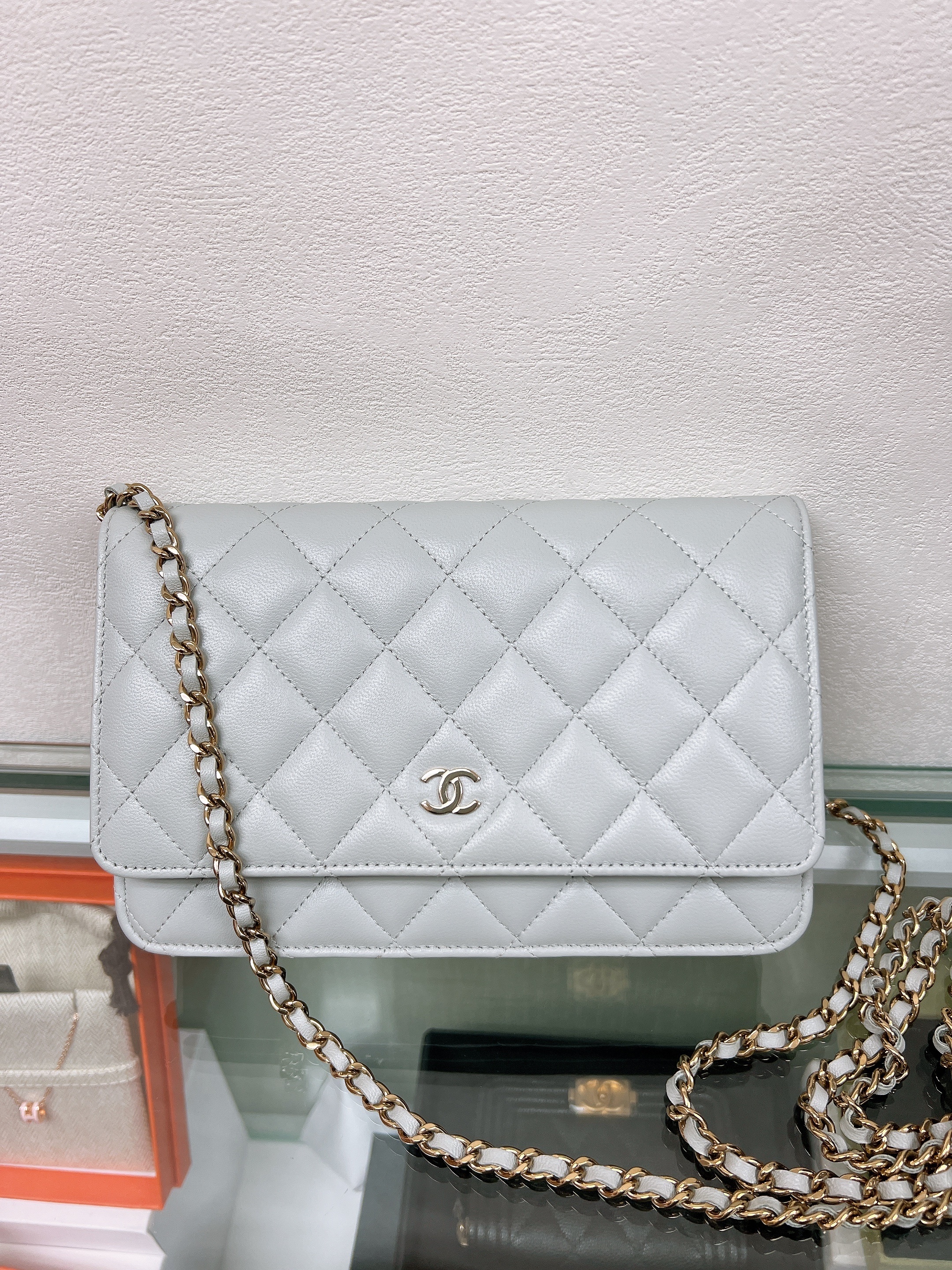 Chanel woc wallet on chain (light grey lambskin)