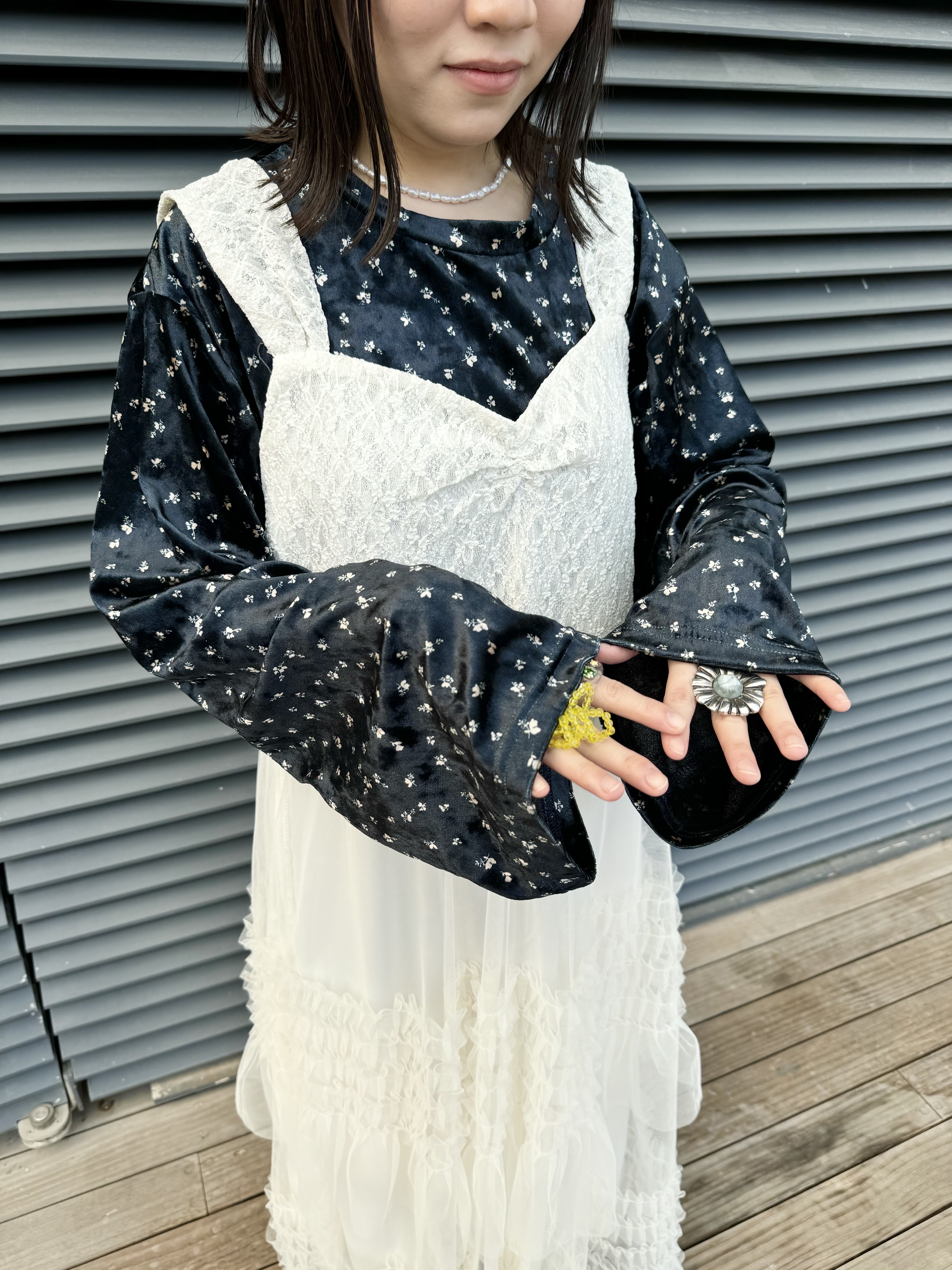 喇叭花紋手袖絨面TOP