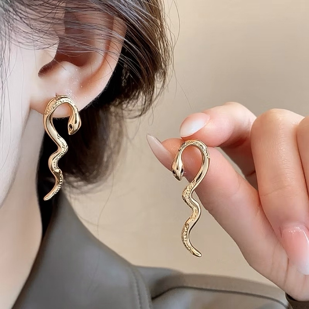 serpent金銀低奢極簡鑲鑽靈蛇”立體長墜