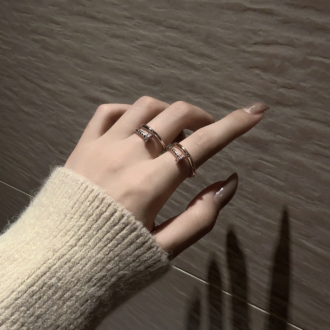 18k personalized經典極細釘子”高奢定製實口水鑽戒