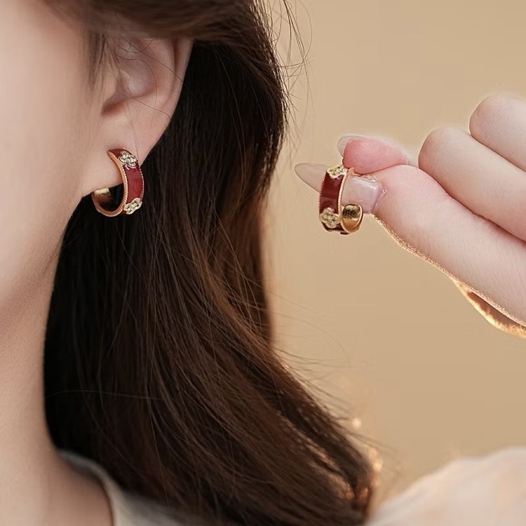 gy低奢鑲鑽四葉草安可紅”滴釉c圈耳釘