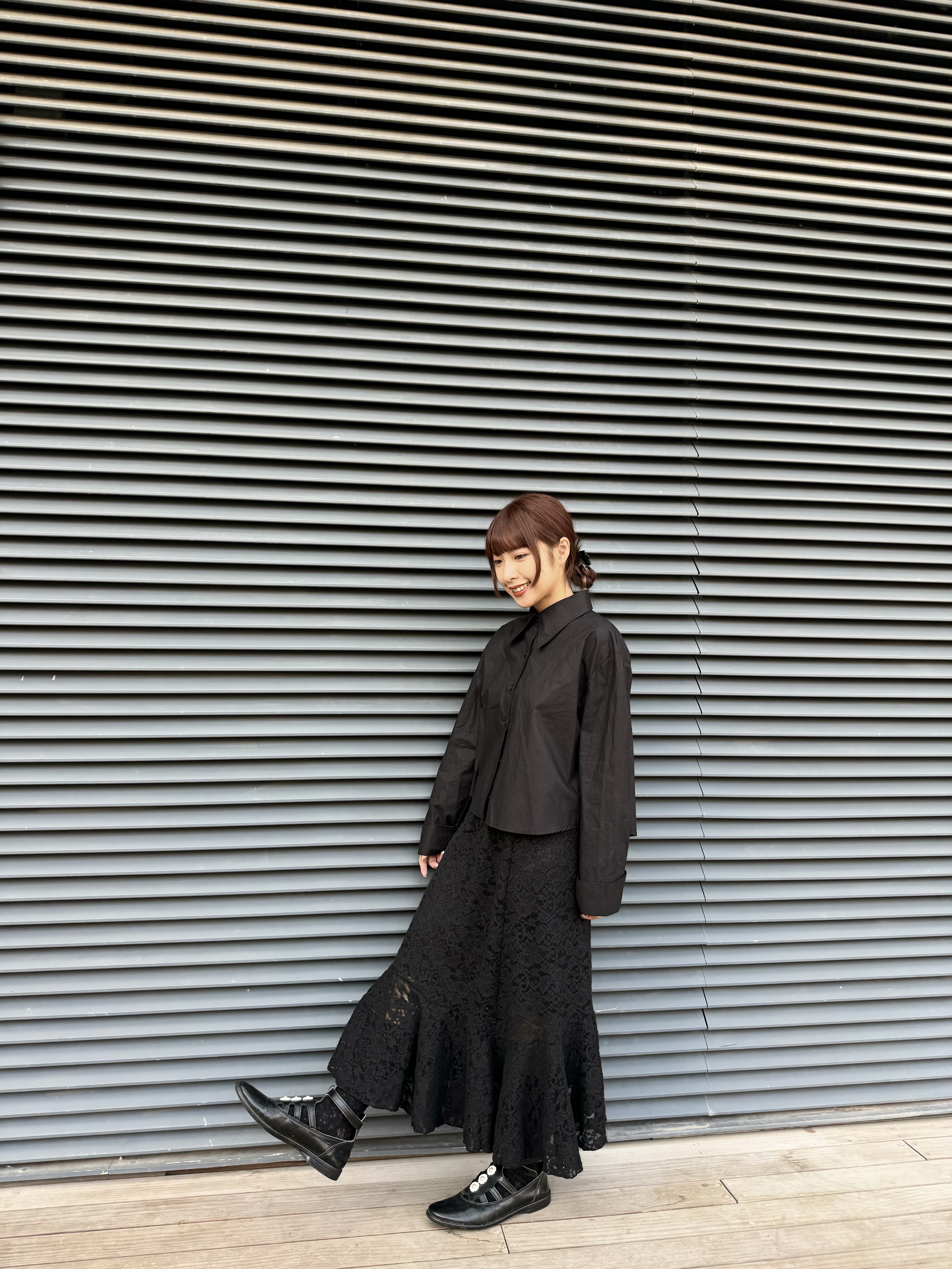 尖領短cut小寬鬆恤衫