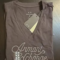 [S] ARMANI EXCHANGE LOGO LETTERING BLING BLING RHINSTONE V-NECK T-SHIRT,COCO, 7VYTFF-YJ16Z-1771 [FINAL SALE] (SAX199)