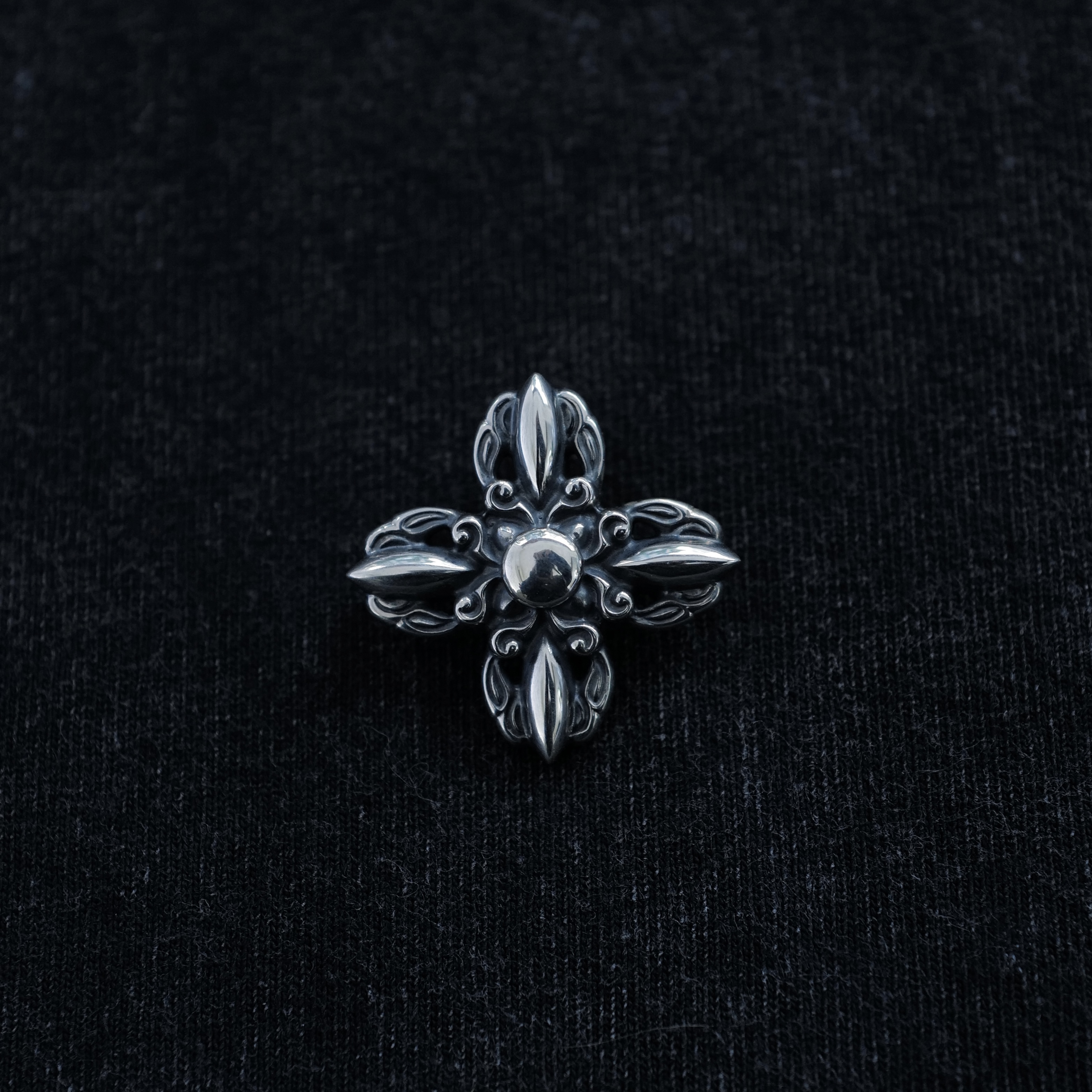 Hawks Eye Pendant M*