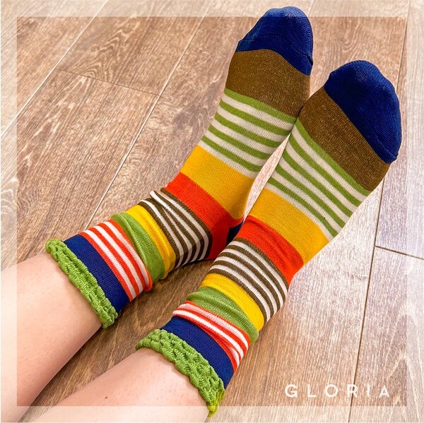 Gloria 可愛七彩幾何圖案中筒襪
