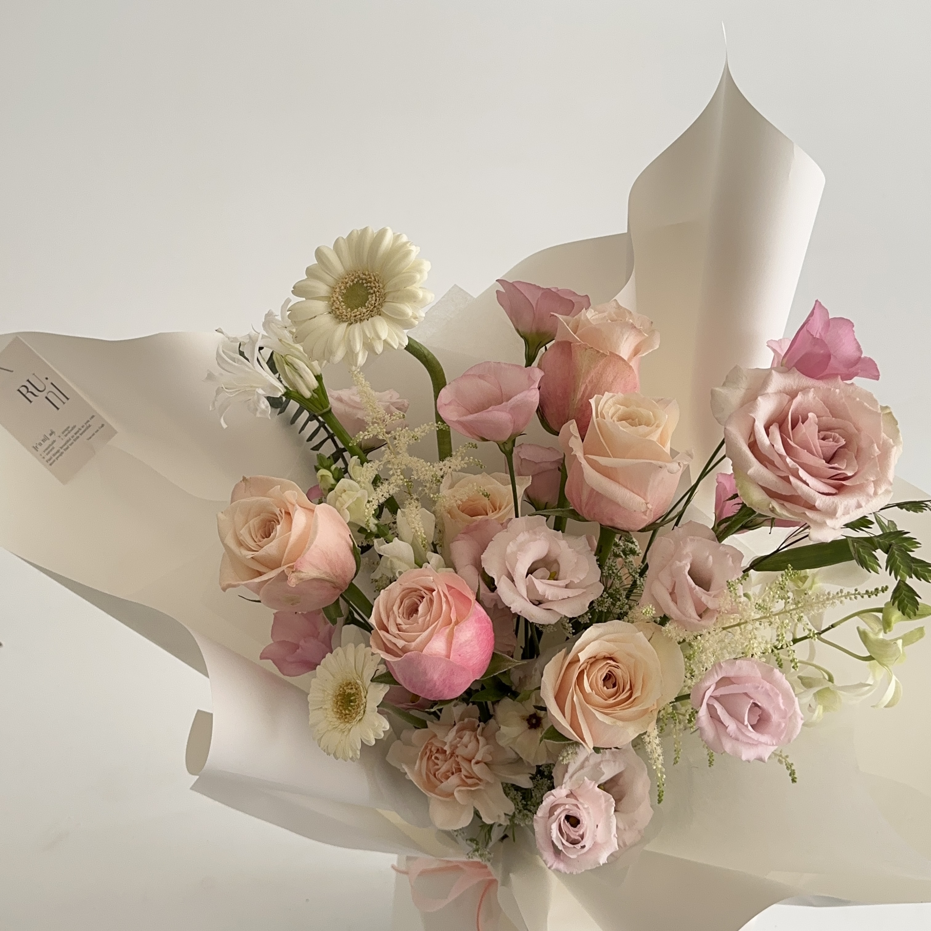 粉戀之詩 - 白粉色系鮮花花束