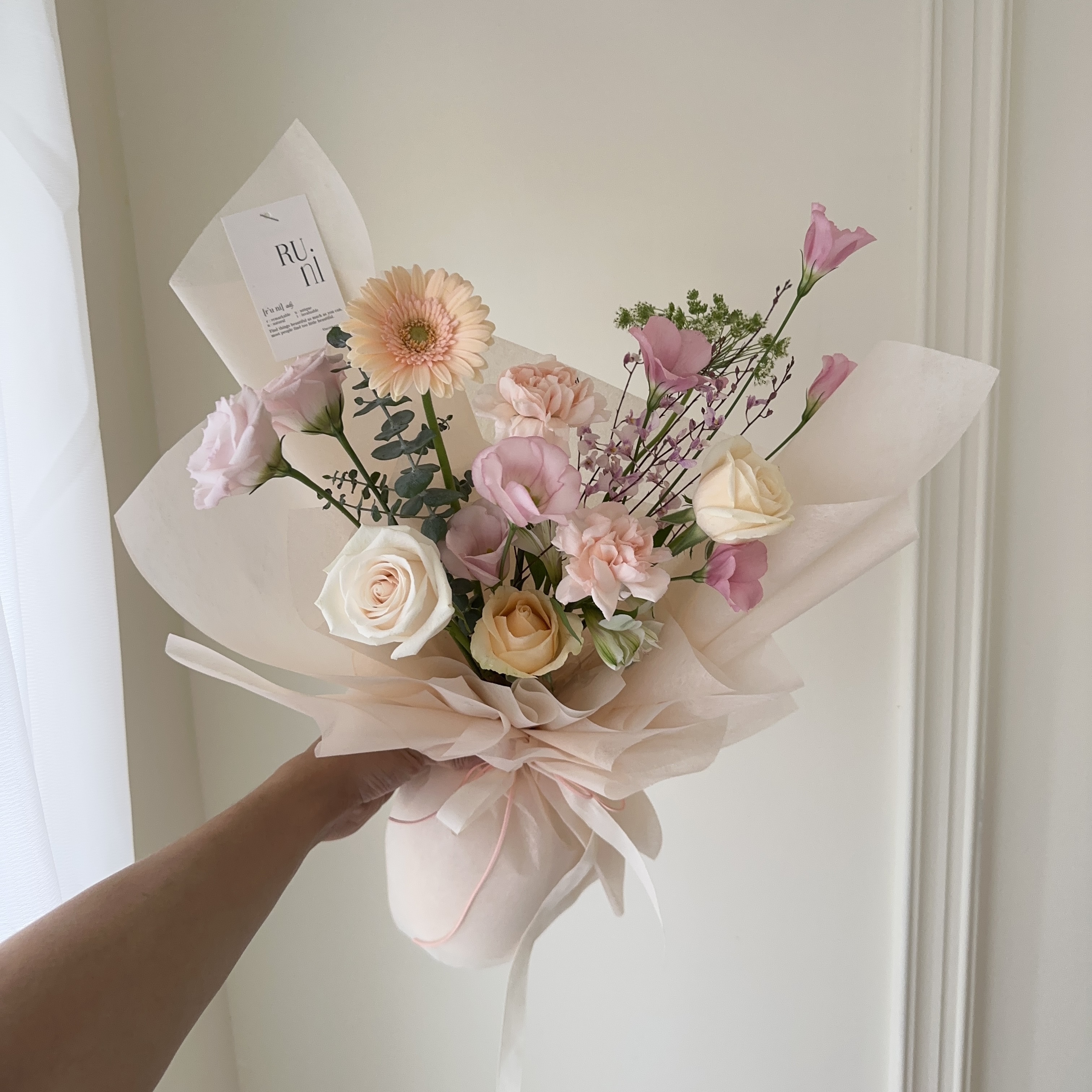 玫瑰晨曦 - 白粉橘色系鮮花花束