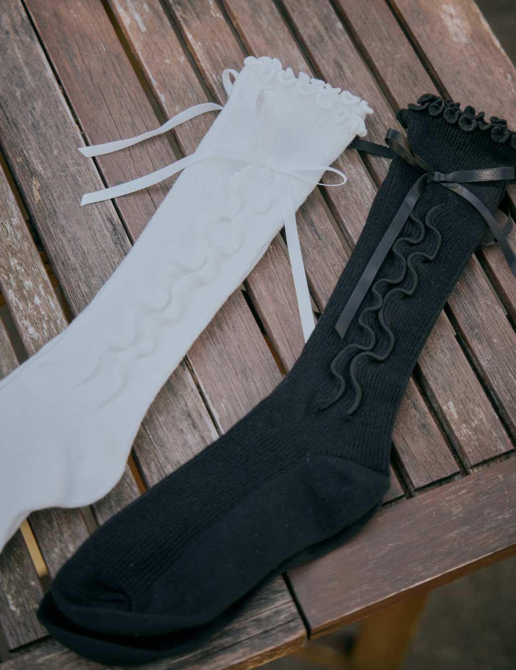 蝴蝶結木耳邊小腿襪（2色）