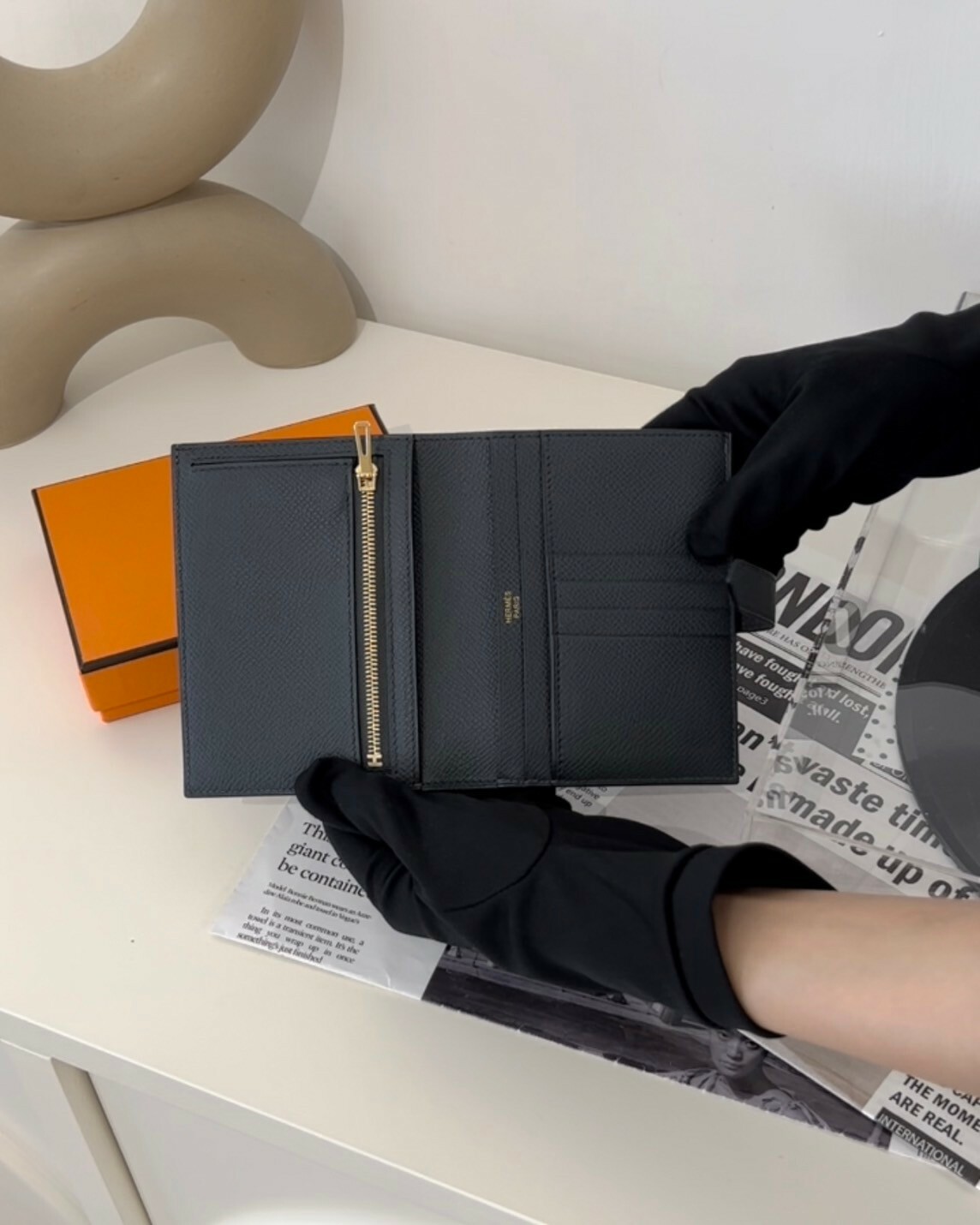 HERMES｜BEARN 對開短夾 朦朧灰金扣