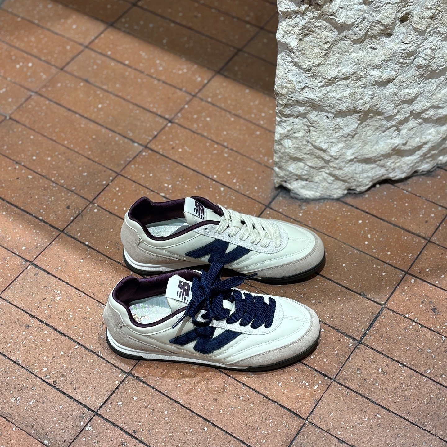 New Balance RC42 日本限定 燕麥奶油 海軍藍 復古鞋 URC42ET