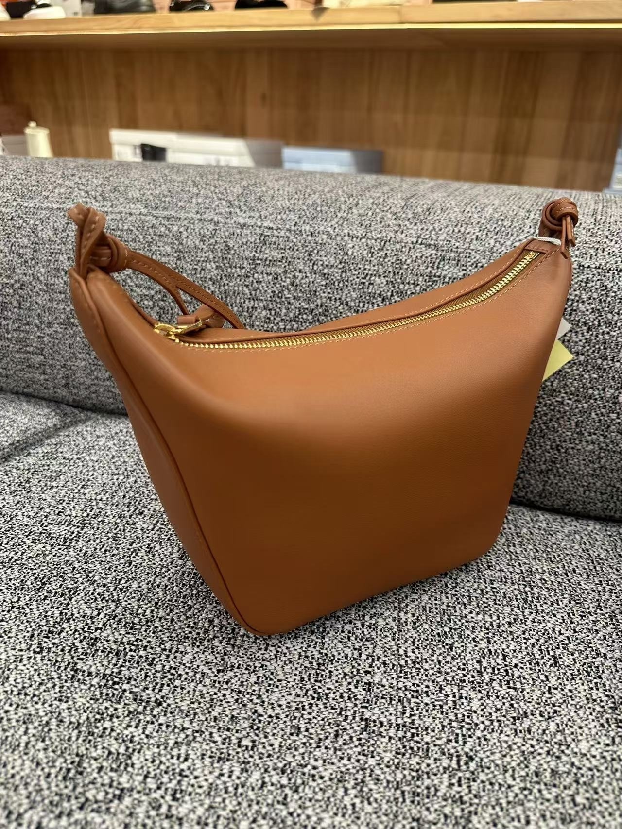 Loewe 焦糖色手袋-T