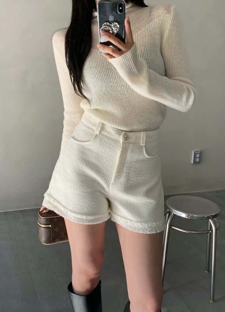 H17 超美小香毛呢短褲 S/M  (黑/白)