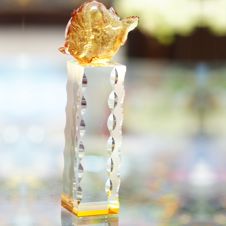 琉璃擺飾獎座｜龍鳳麒麟系列  龍行天下B 彰顯王者風範與榮耀象徵