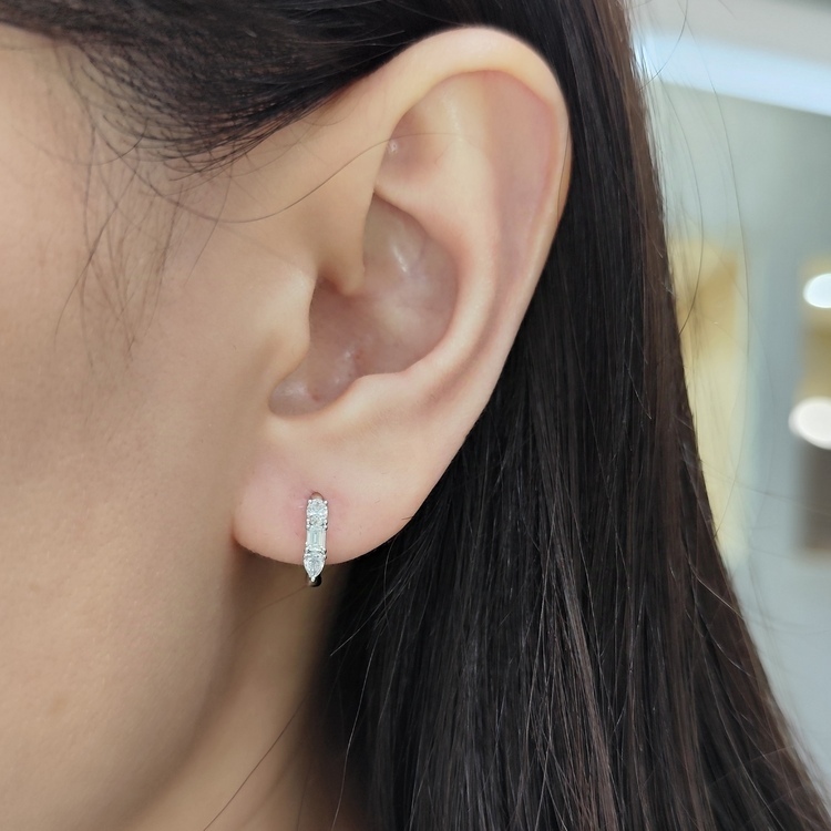 18K金鑽石圈耳環 -祖母綠形,梨形及橢圓形