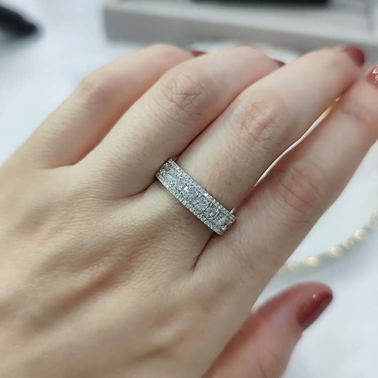 18K白金鑽石戒指