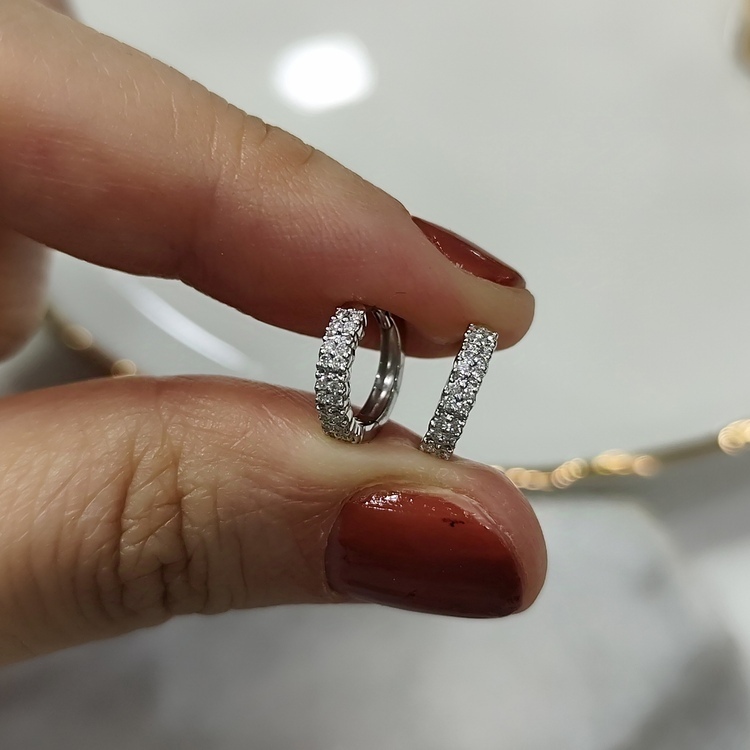 18K白金鑽石細圈耳環