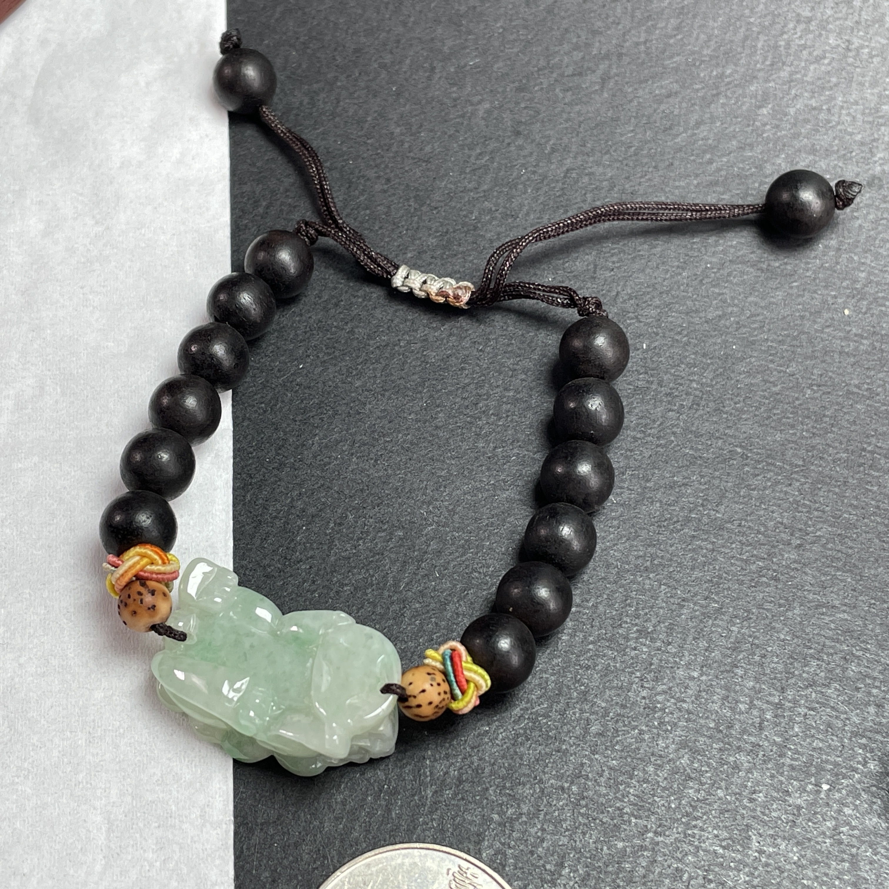 J2216 翡翠冰果綠貔貅黑檀木珠手繩 (8mm直徑)